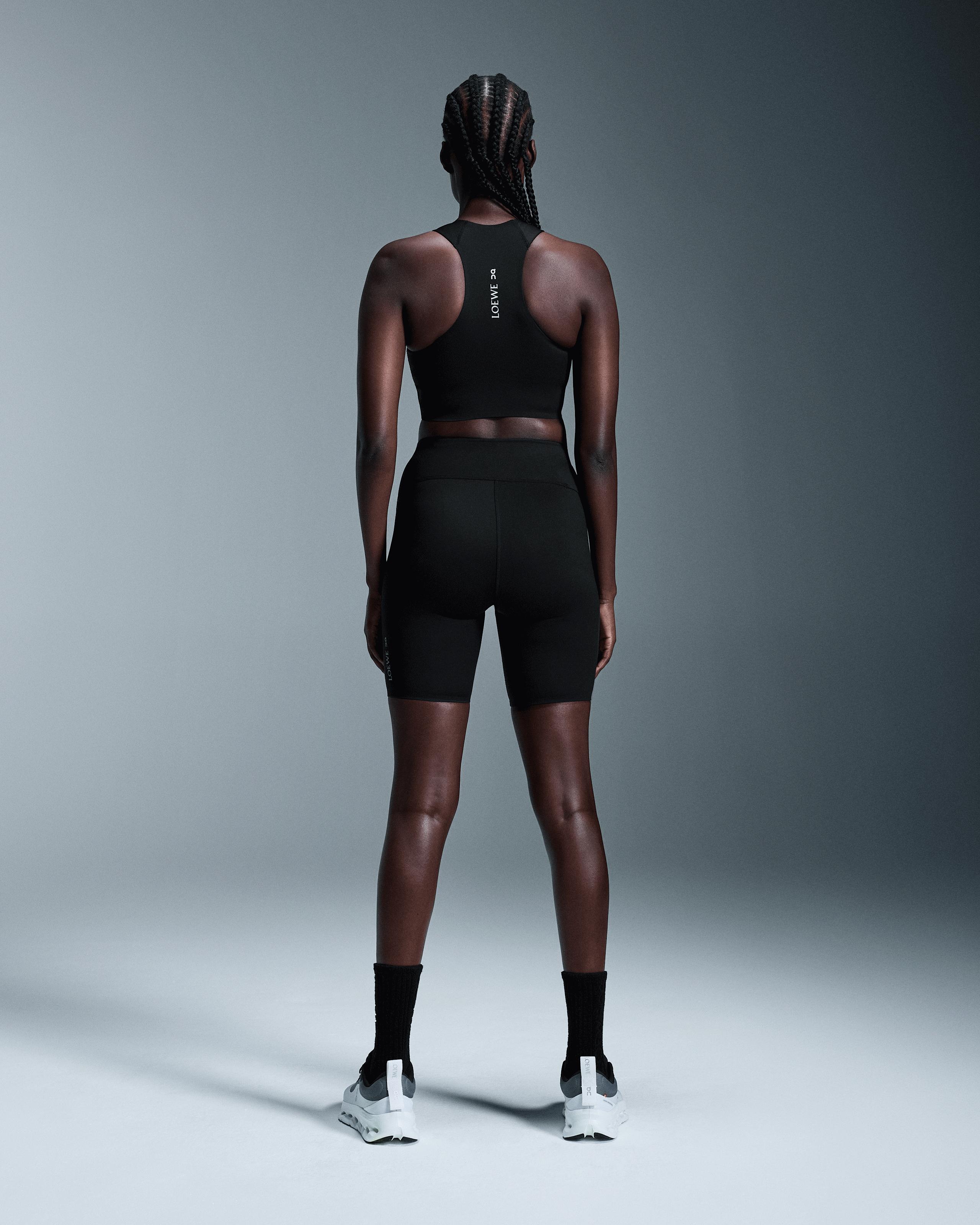 Шорты женские On Active Shorts LOEWE, цвет чёрный (Black) — фото 2