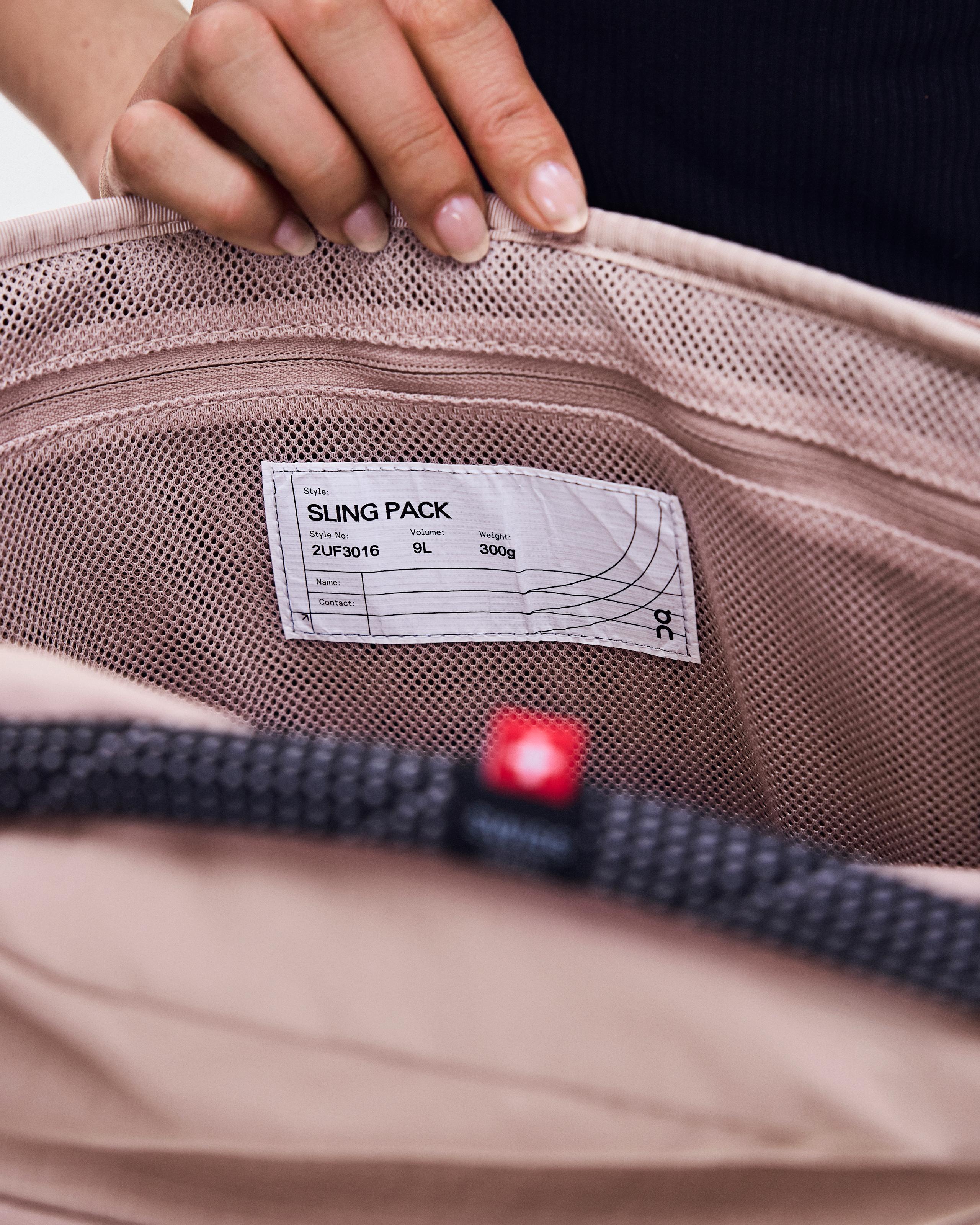 Сумка Sling Pack 9L бисквитный/чёрный — фото 8