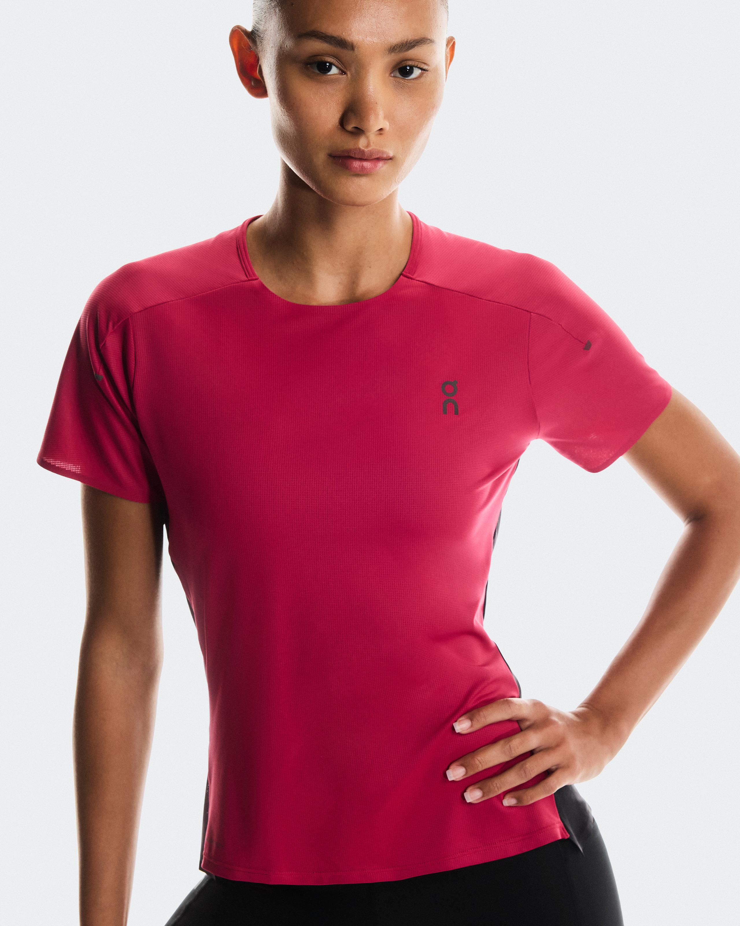 Женская футболка On Performance-T, Grenadine/Black — фото 3
