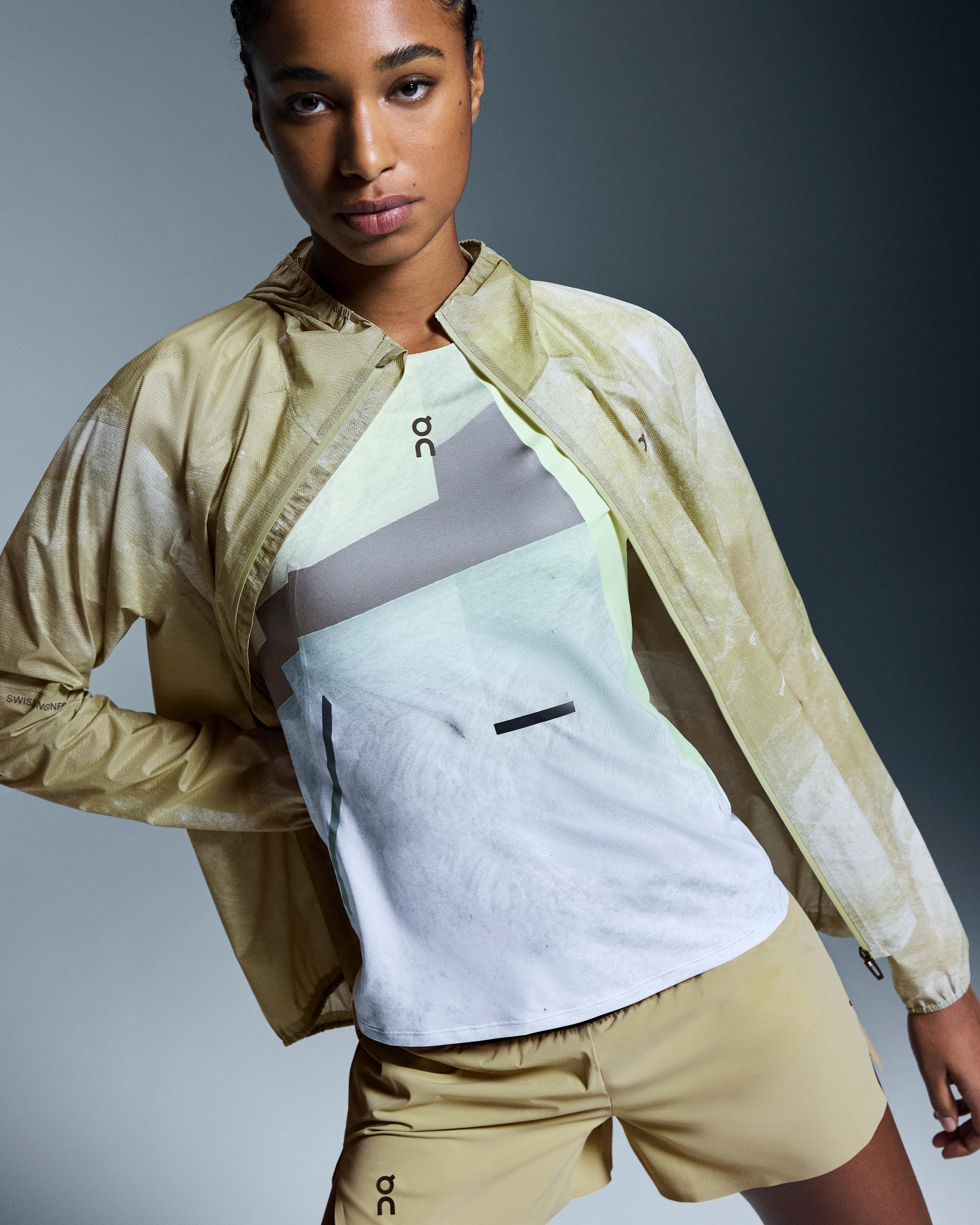 Женская куртка On Ultra Jacket, White / Caper — фото 3
