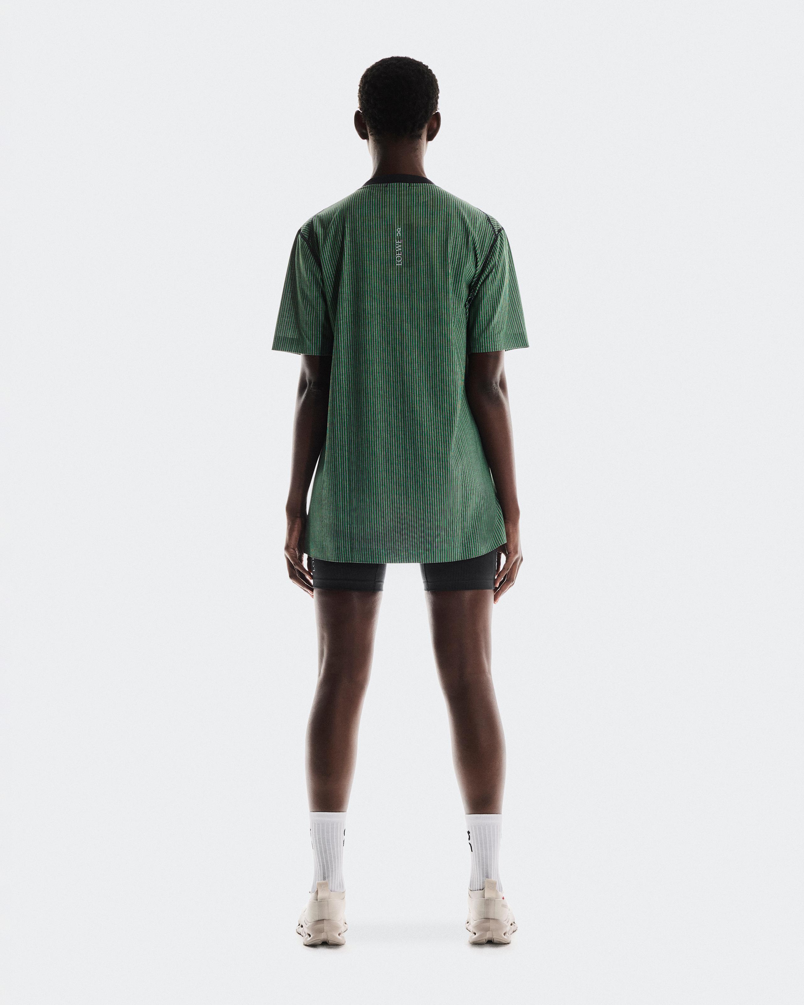 Футболка унисекс On Active T-Shirt LOEWE, цвет зелёный с чёрным (Green / Black) — фото 2