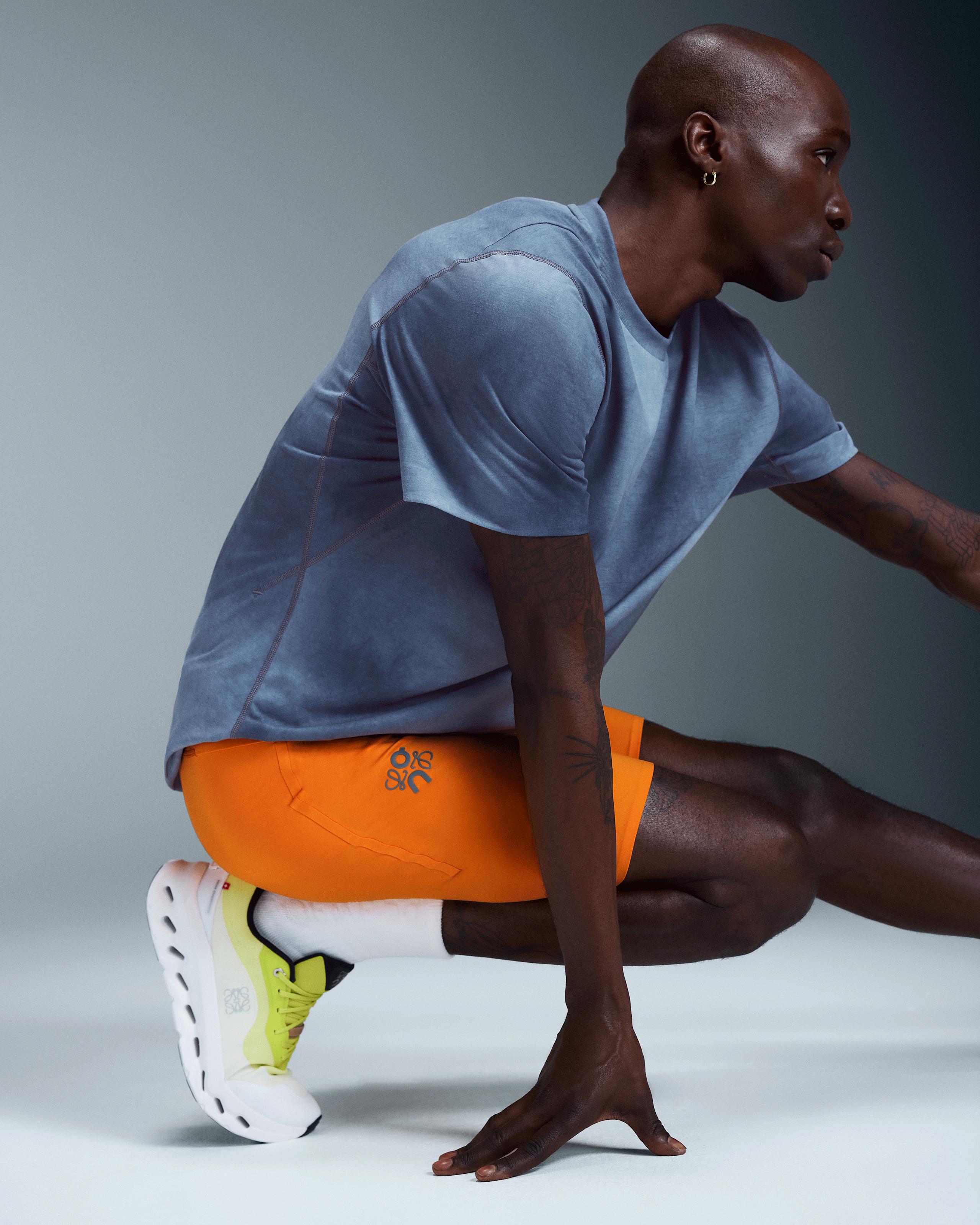 Шорты мужские On Active Shorts LOEWE, цвет оранжевый (Orange) — фото 6
