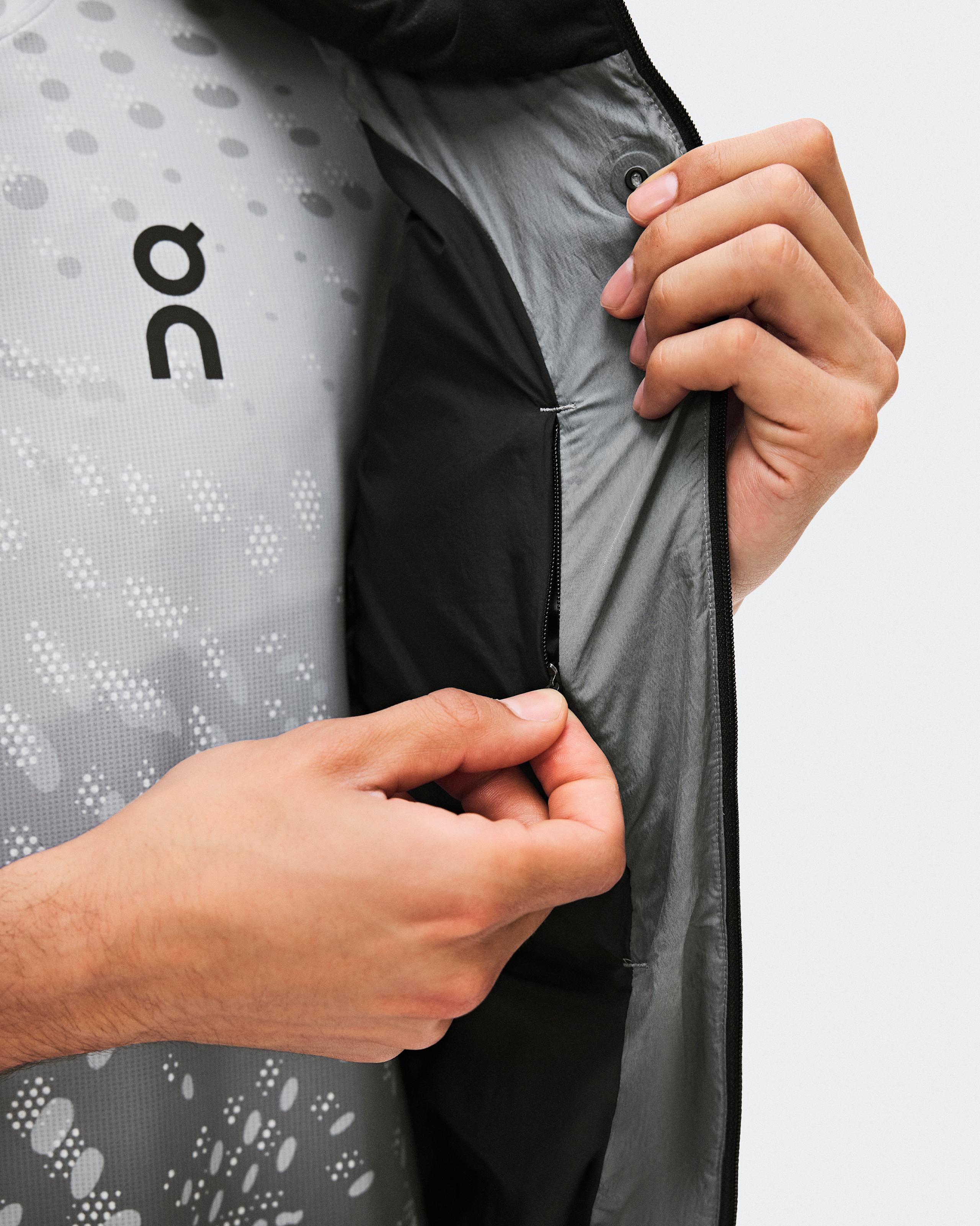 Мужской жилет On Performance Volt Vest Glacier — фото 8