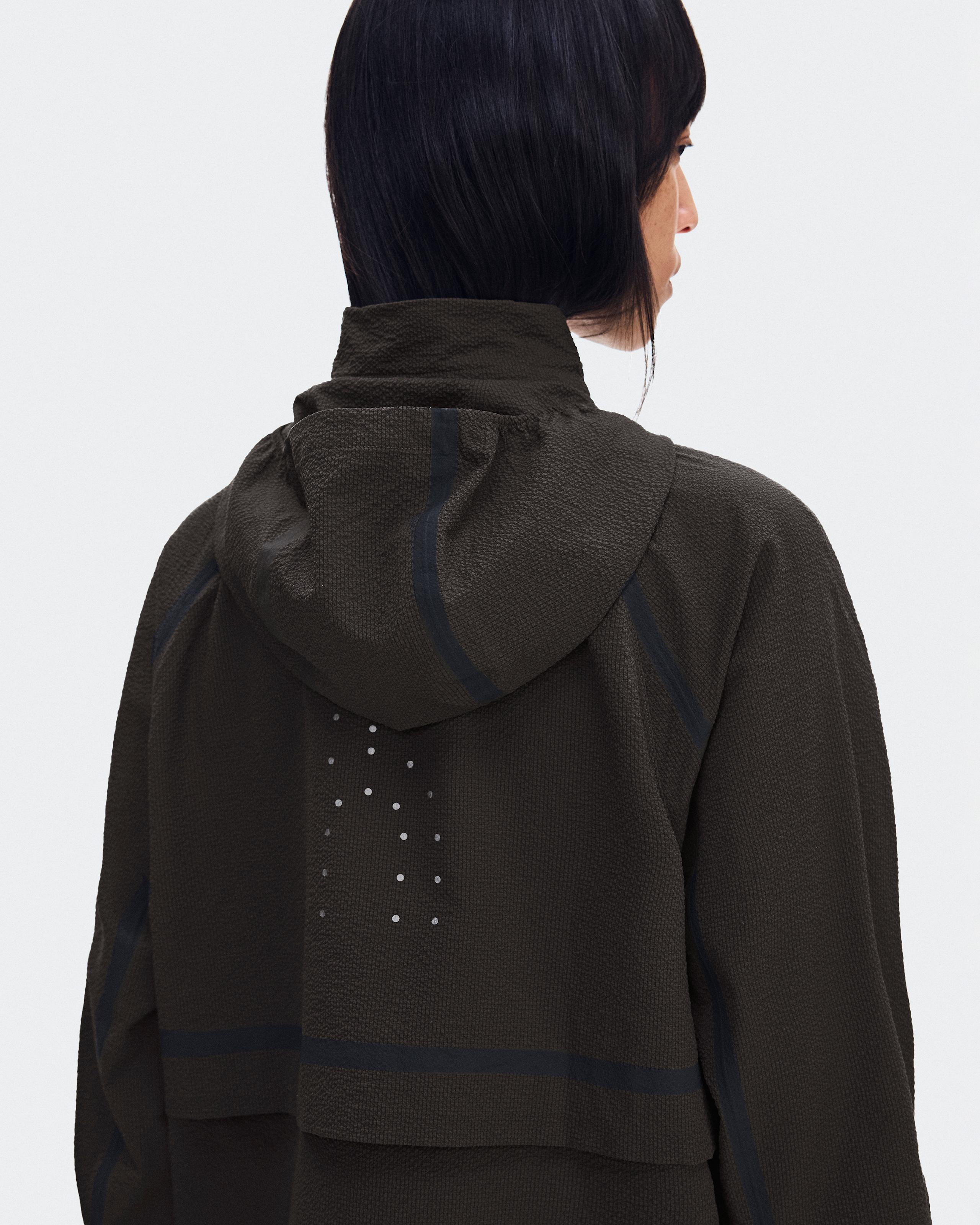 Женская куртка On Performance Volt Jacket Espresso — фото 7