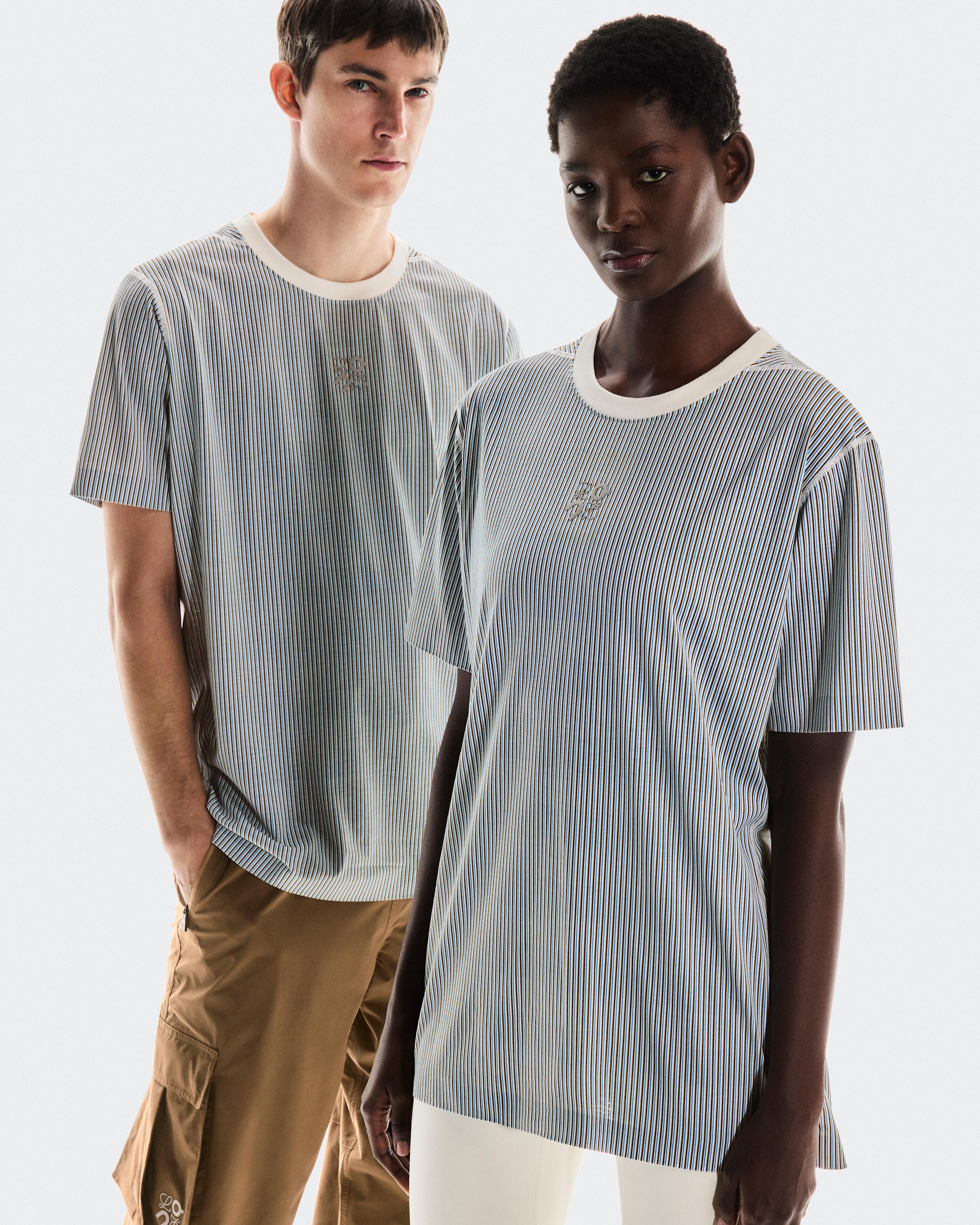 Футболка унисекс On Active T-Shirt LOEWE, цвет бежевый с синим (Beige / Blue) — фото 3