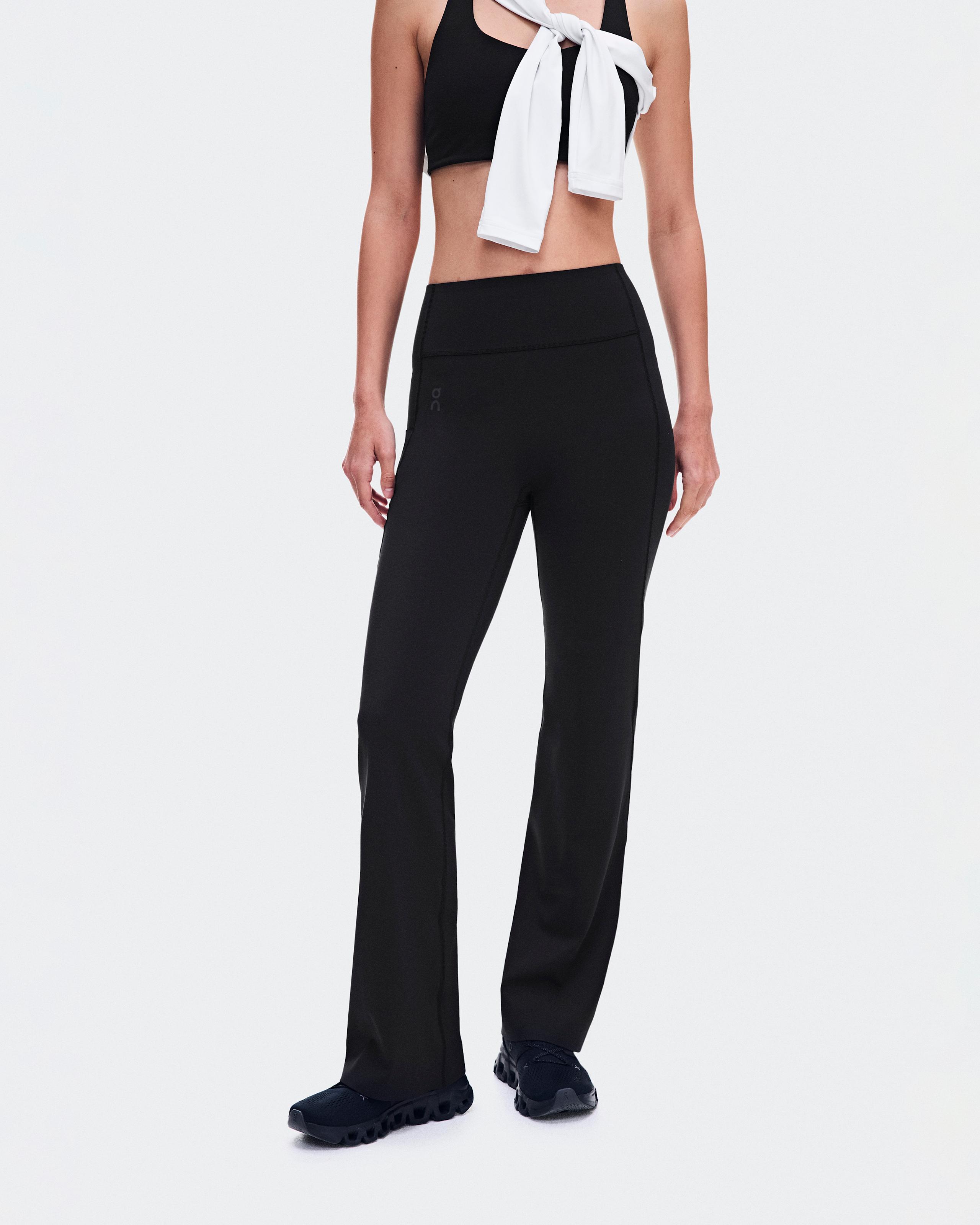 Женские расклешённые брюки Studio Flared Pants 30" (чёрный) — фото 2