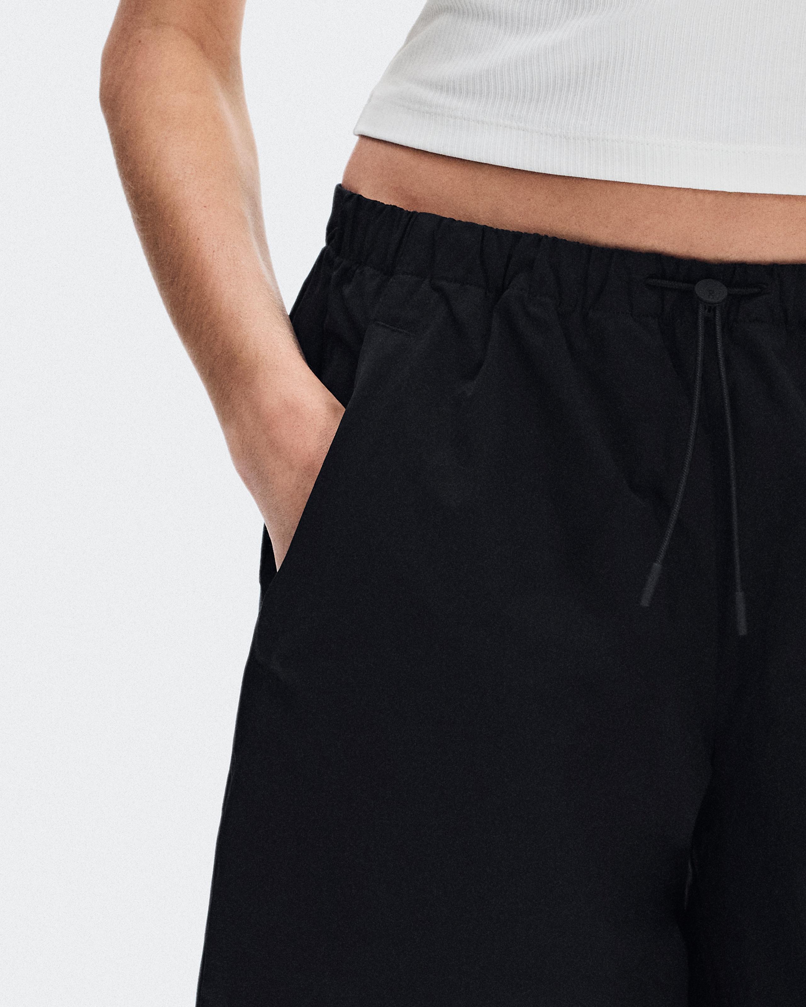 Шорты женские On Bermuda Shorts (чёрный) — фото 6