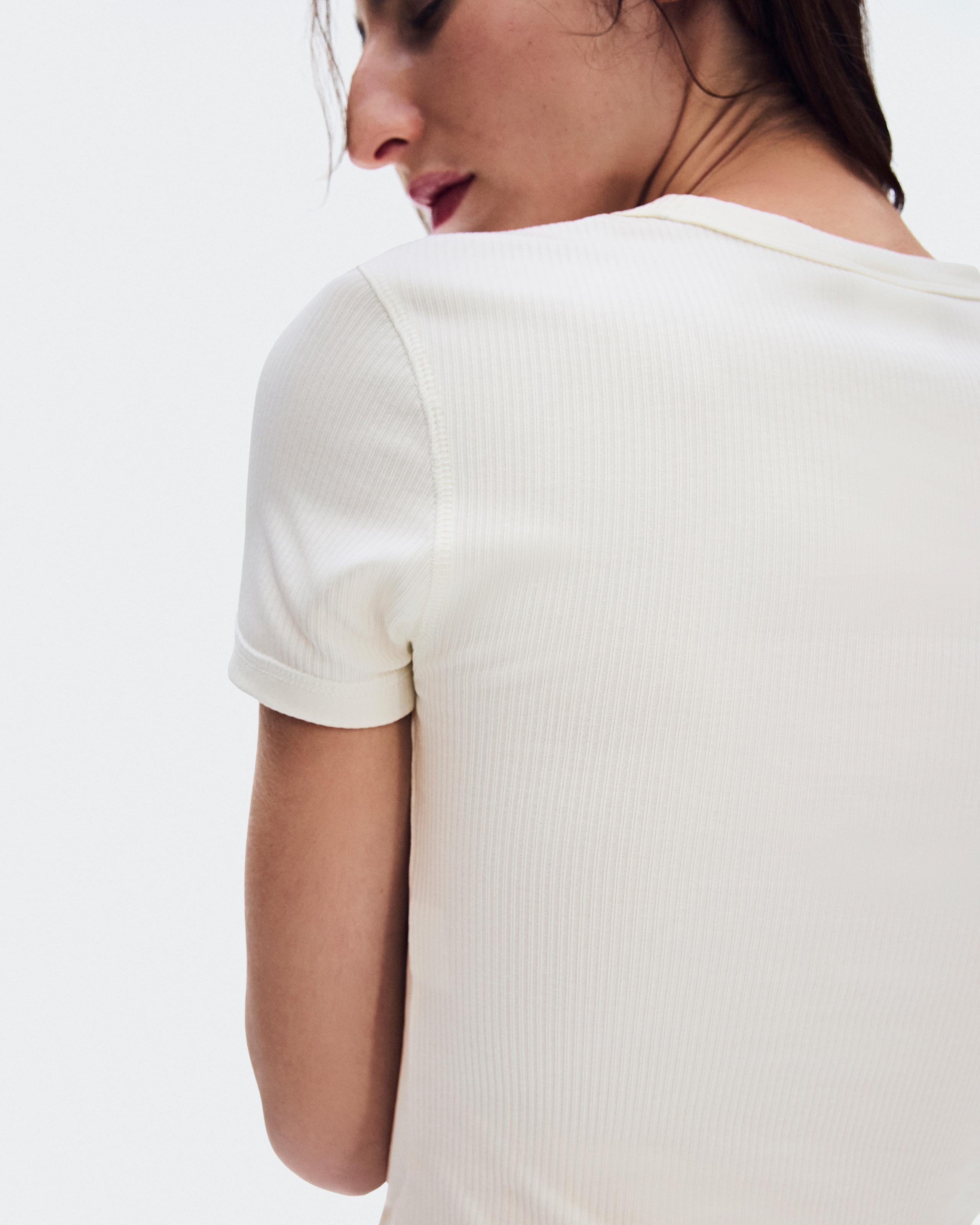 Футболка женская On All-Day Ribbed T-Shirt (слоновая кость) — фото 5