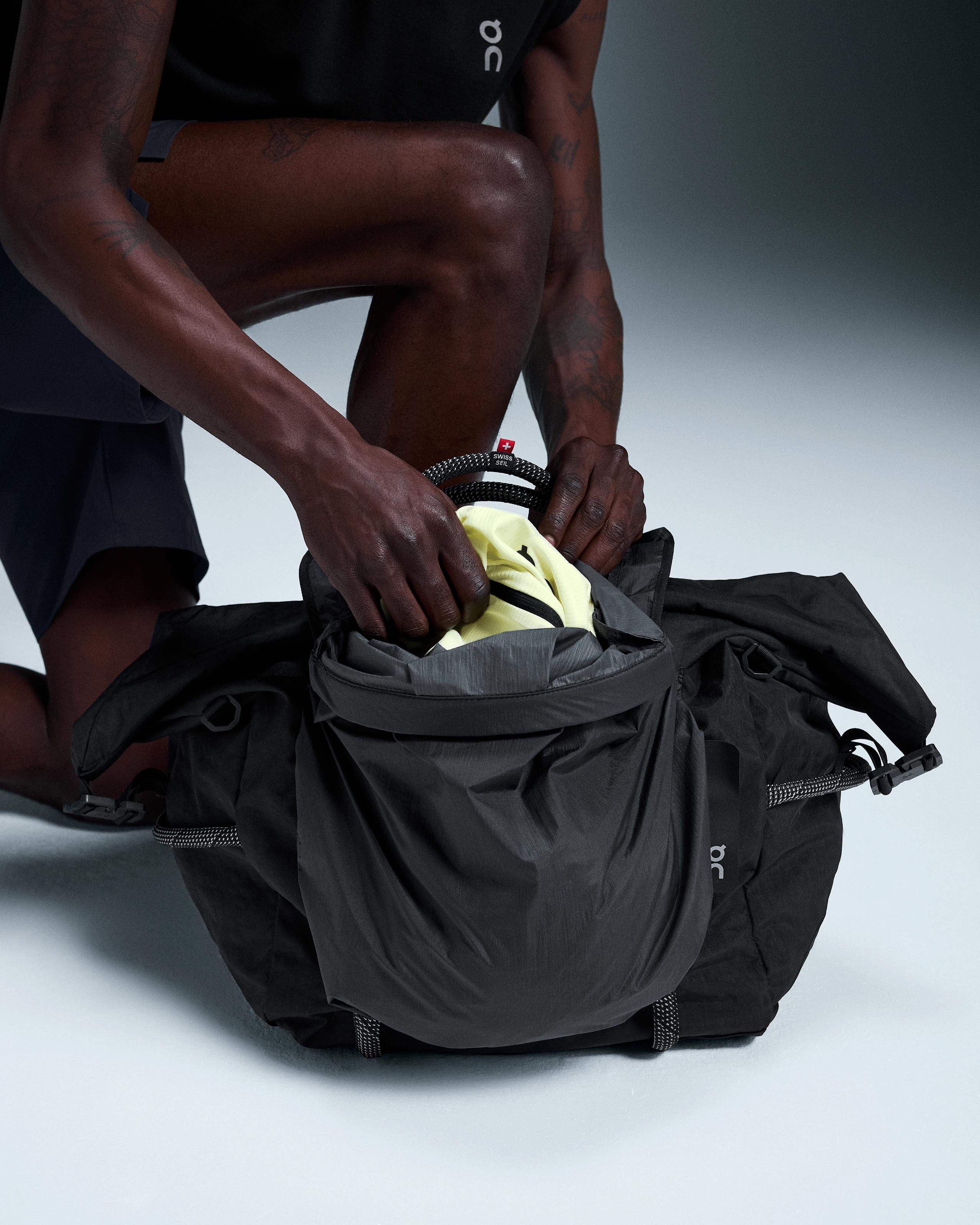 Спортивная сумка On Track Pack 40L Elite, чёрная с графитовым — фото 7