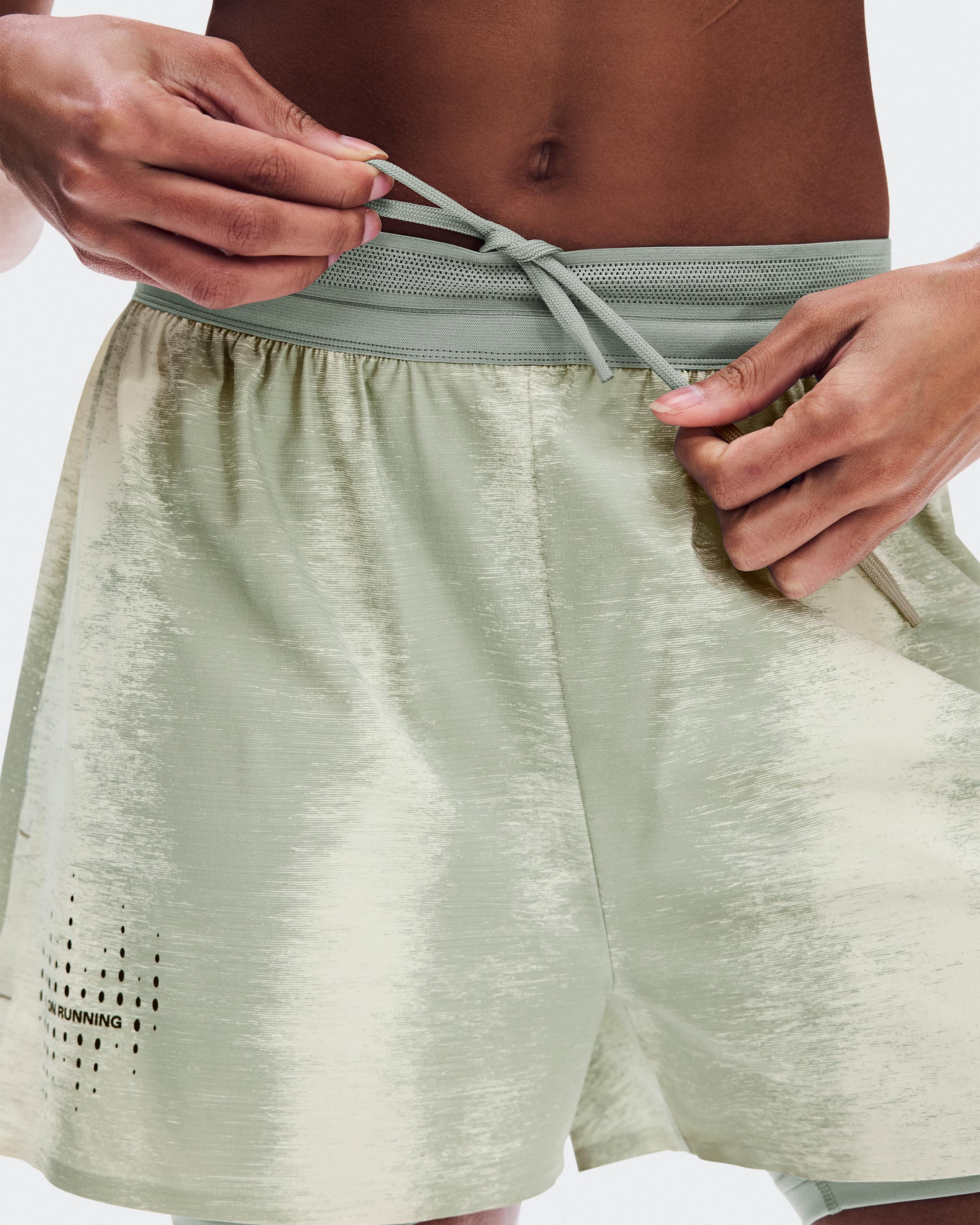 Женские шорты On Performance Shorts Terra, Seedling / Tin — фото 4