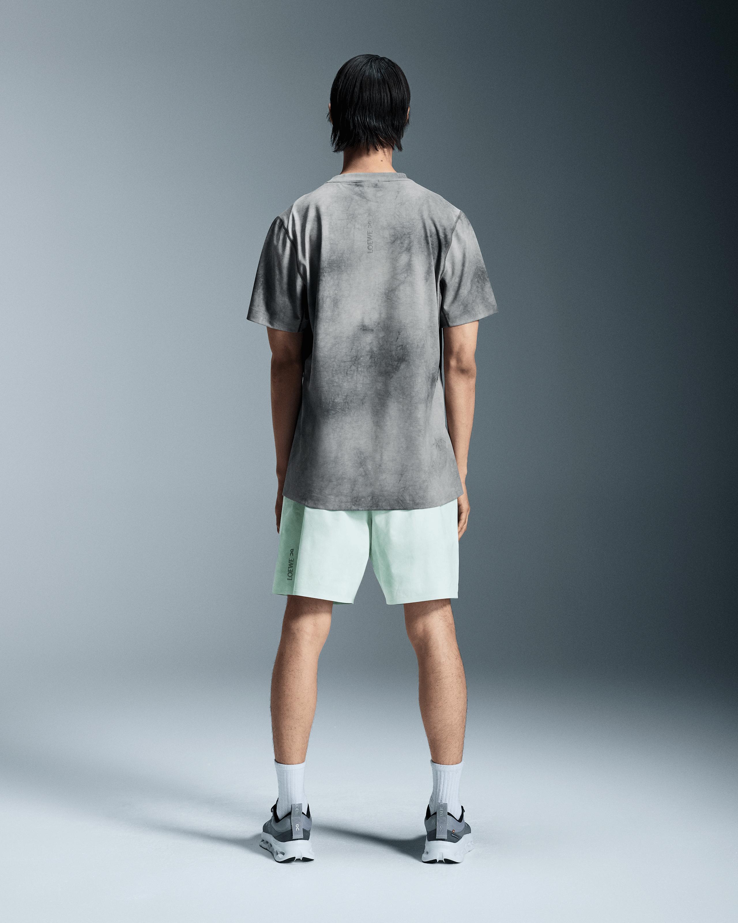 Мужская футболка Active T-Shirt LOEWE, серая с мультиколором — фото 2