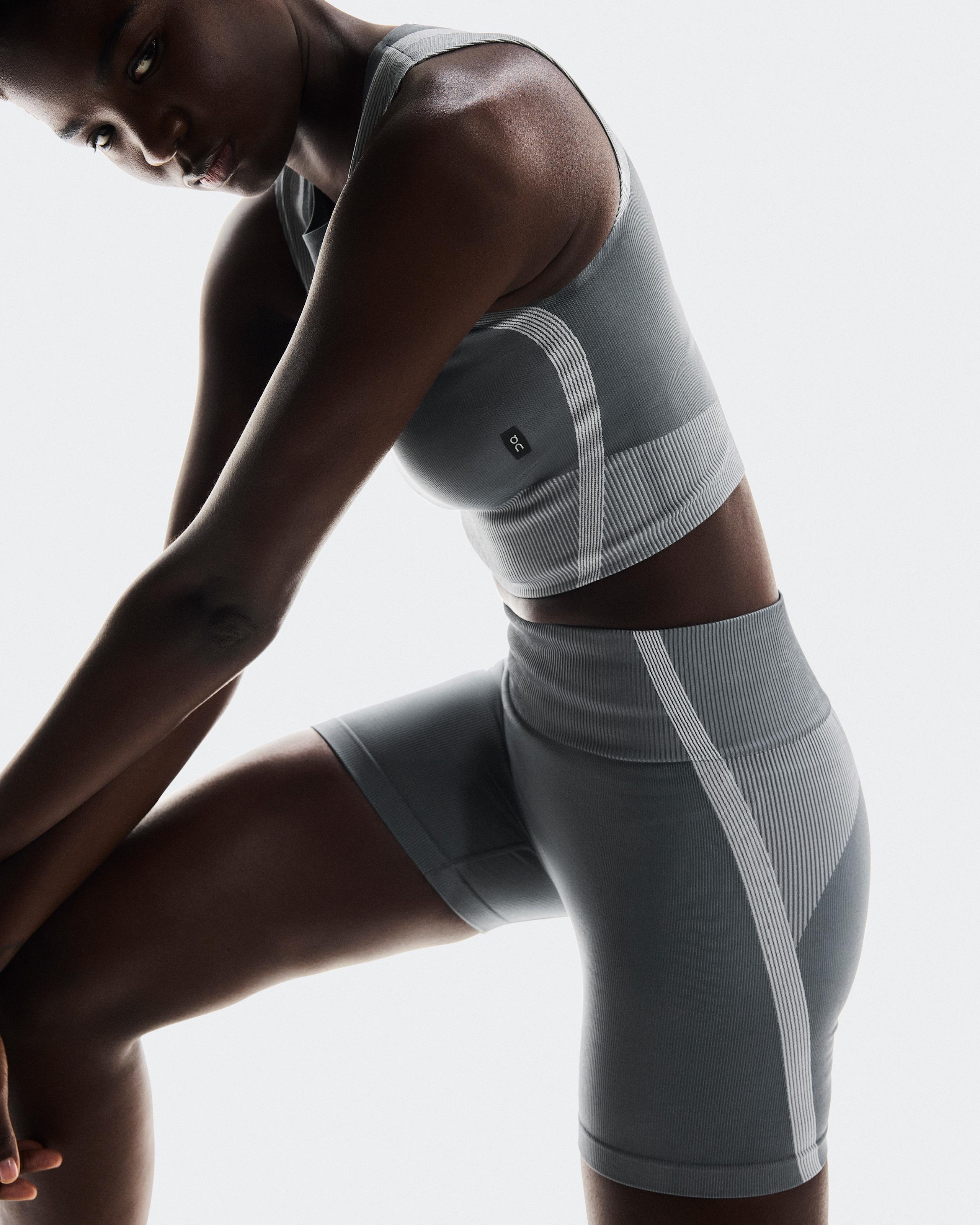 Женские шорты On Studio Knit Shorts, Rock / Glacier — фото 4