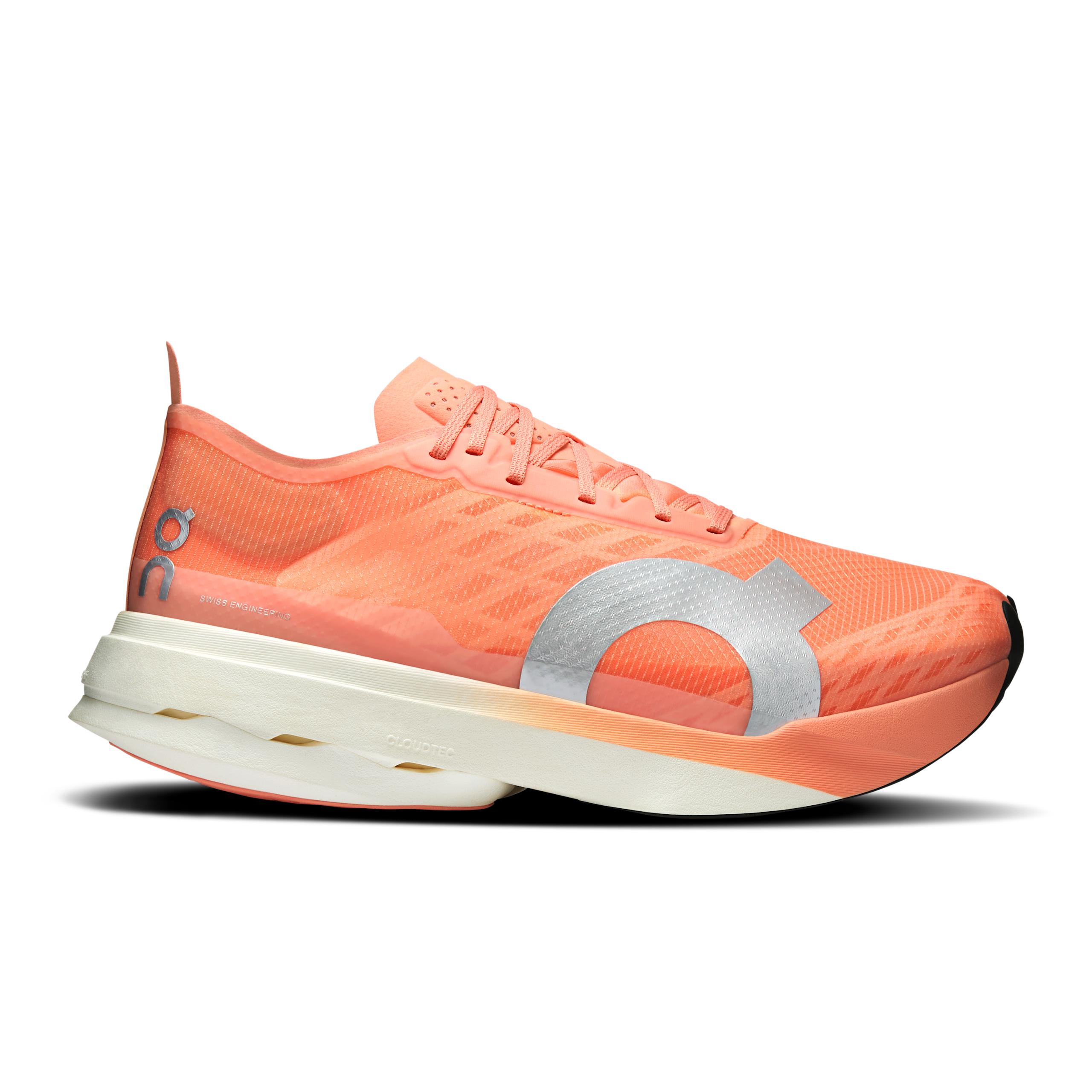 Cloudboom Strike Sunstone | White