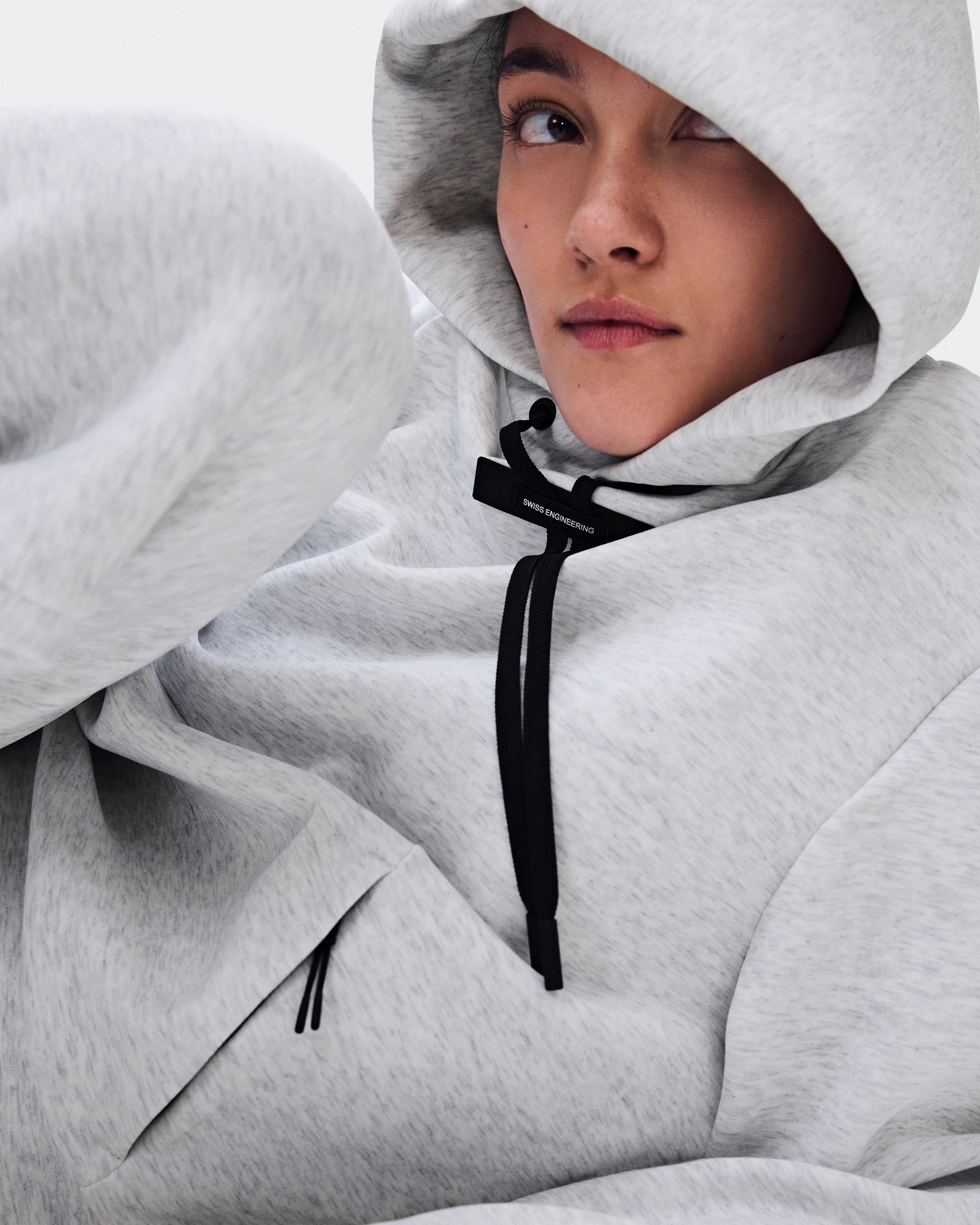 Худи On Focus Tech Hoodie женское, серо-коричневый (Crater) — фото 7