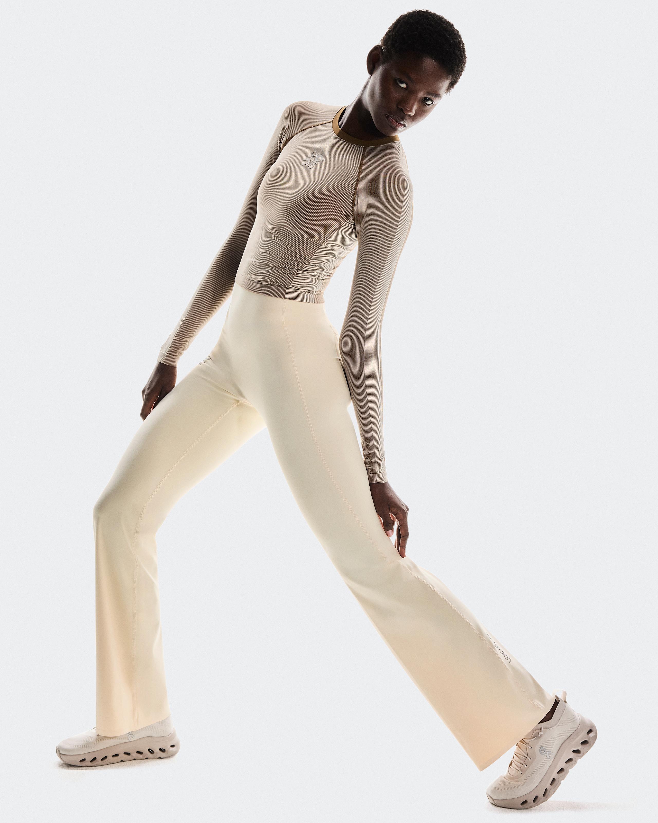 Женские брюки On Soft Bootleg Pants LOEWE, Ivory — фото 3
