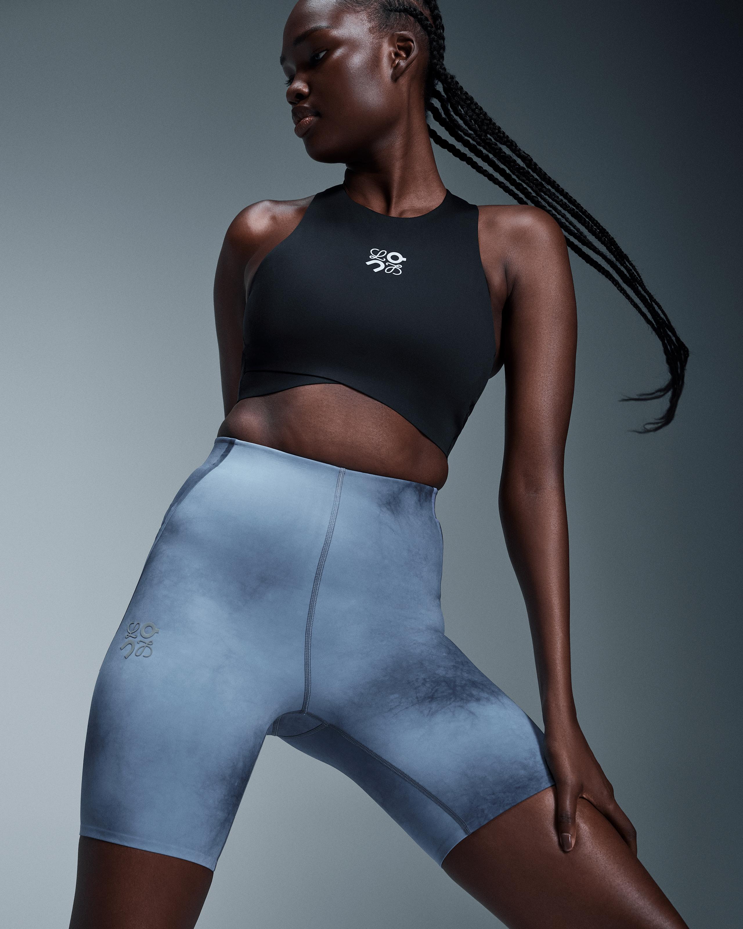 Шорты женские On Active Shorts LOEWE, цвет синий мультиколор (Blue / Multicolor) — фото 3