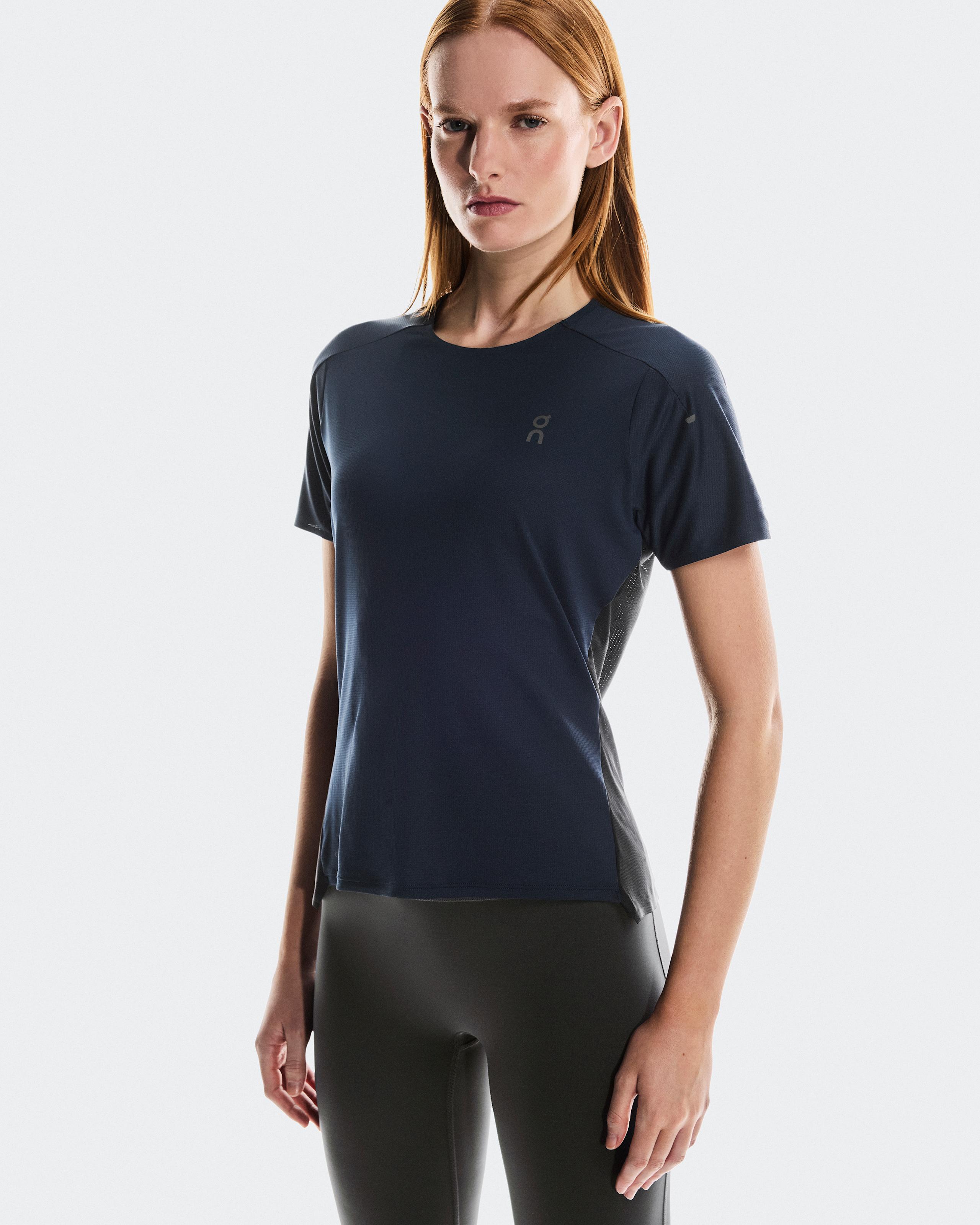 Женская футболка On Performance-T, Navy / Black — фото 3