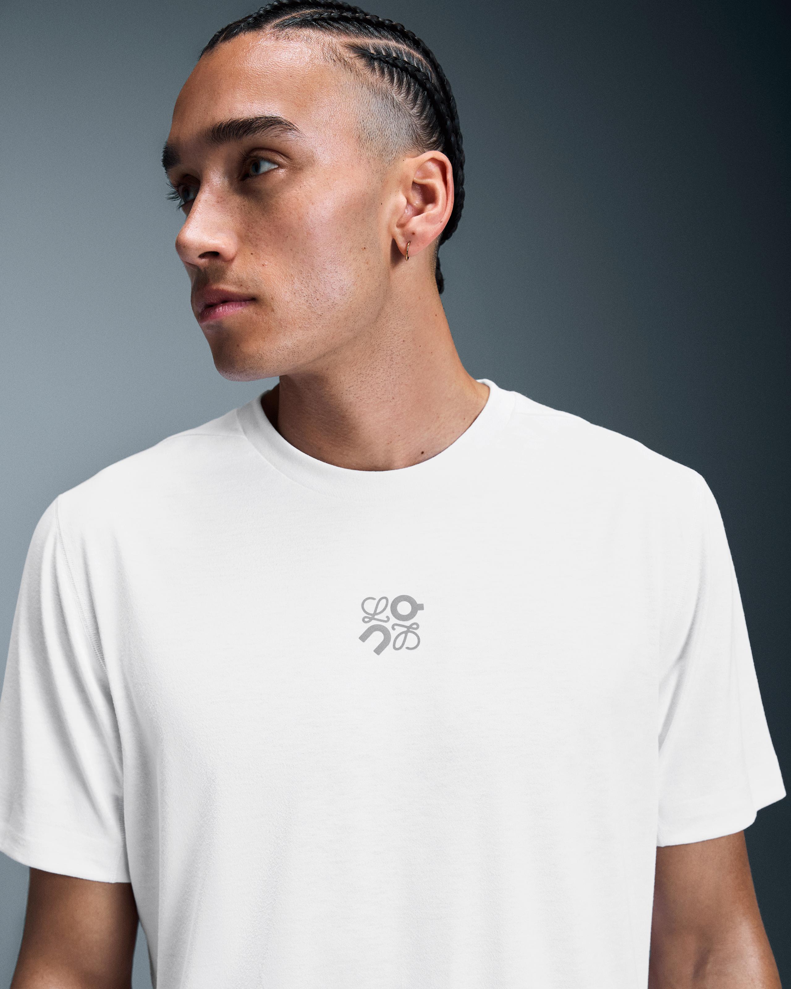 Футболка мужская On Active T-Shirt LOEWE, цвет белый (White) — фото 5