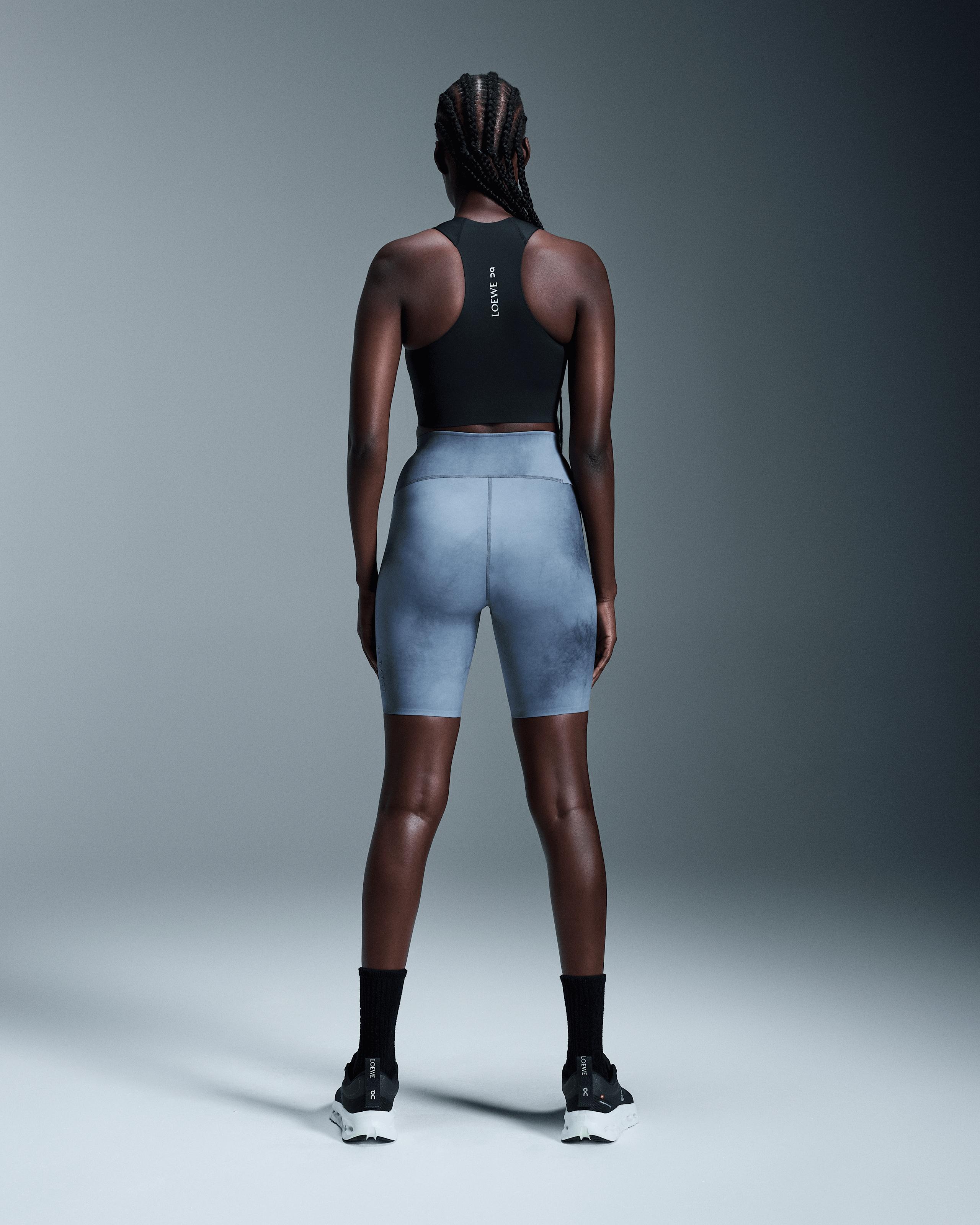 Шорты женские On Active Shorts LOEWE, цвет синий мультиколор (Blue / Multicolor) — фото 2