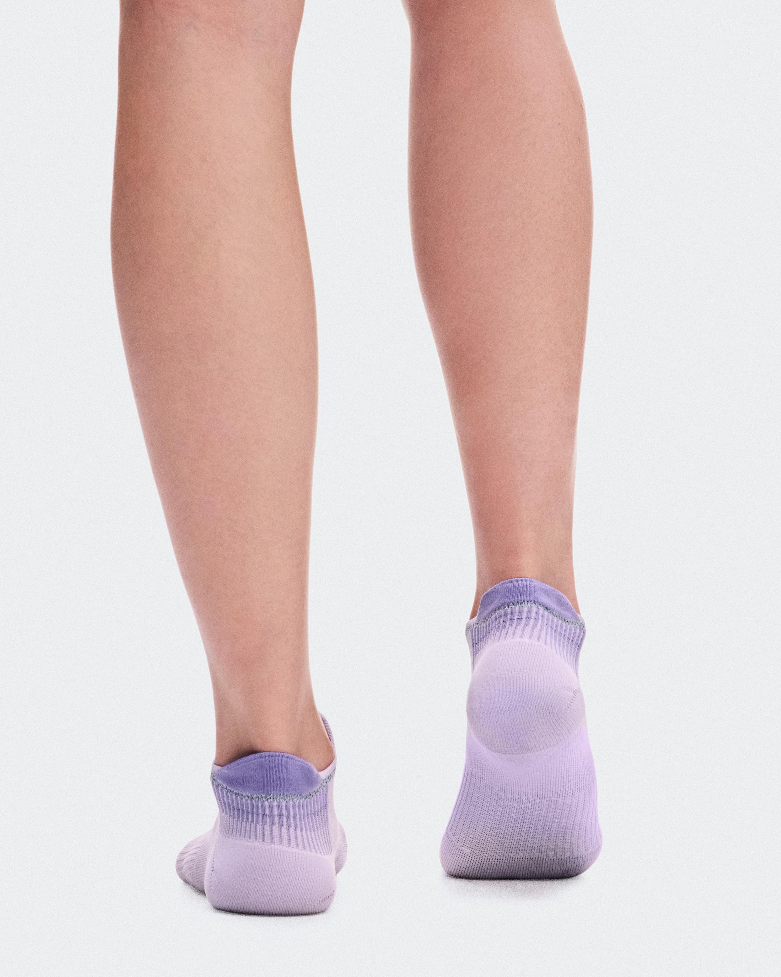 Носки On Performance Run Sock Low, Foxglove / Mallow — фото 3