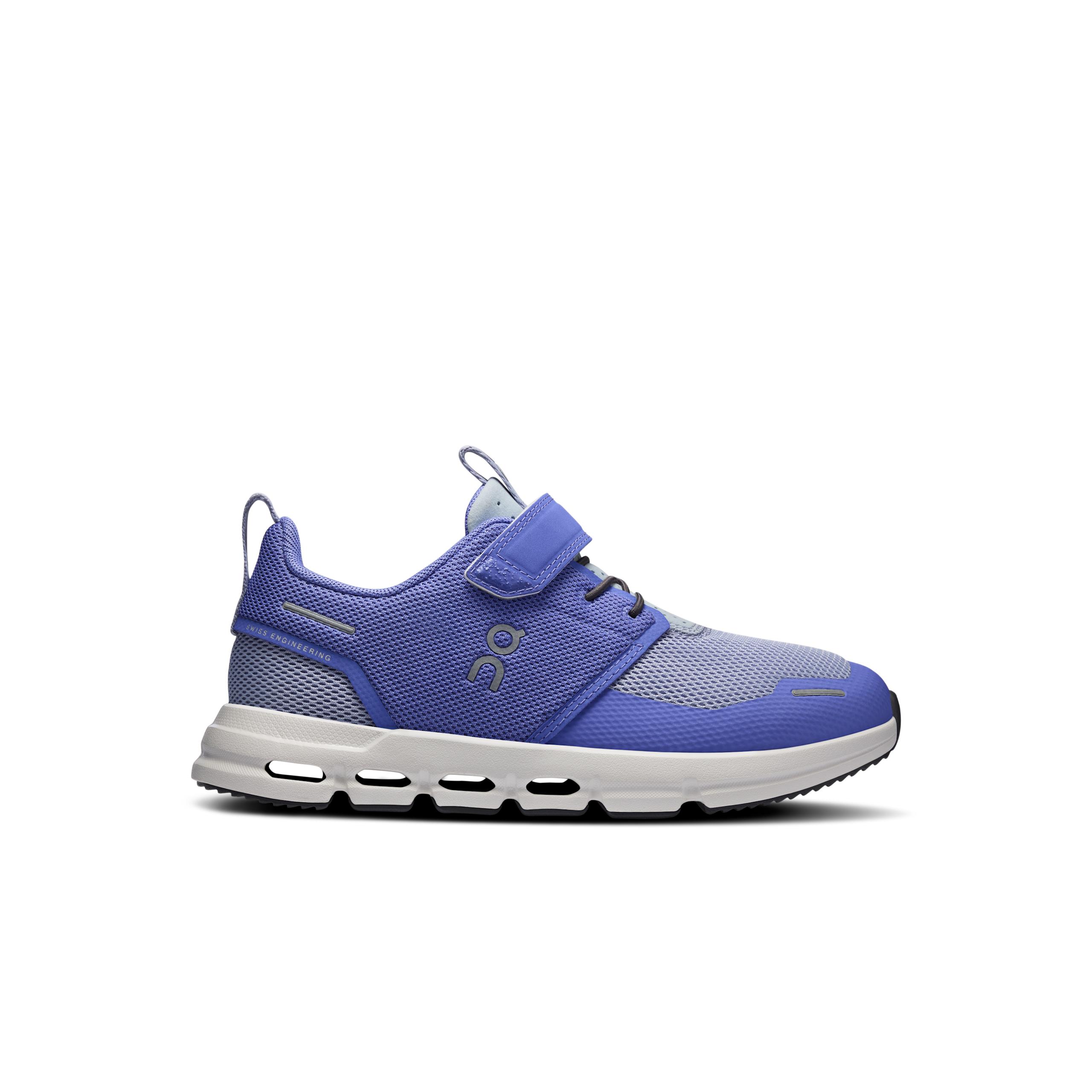 Cloud Play Sailor | Marsh