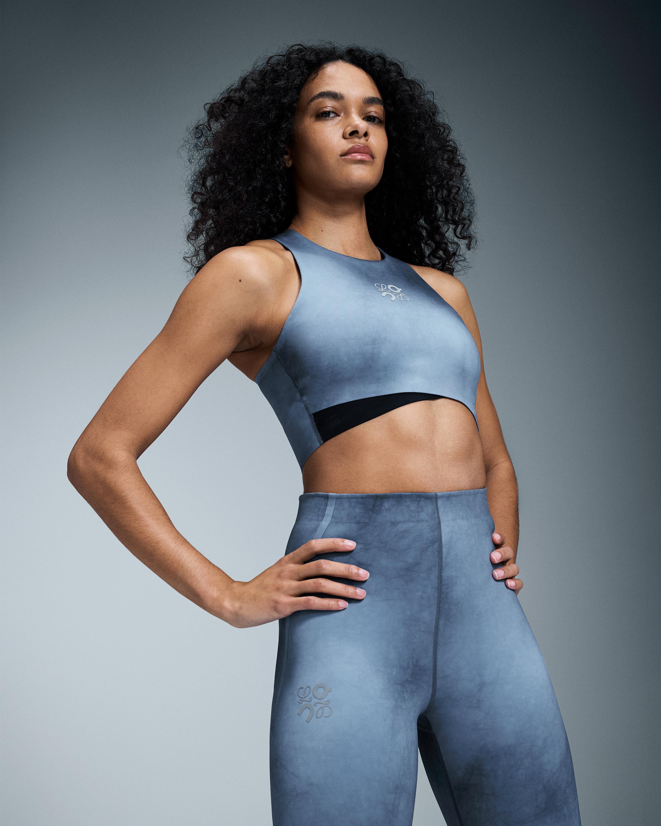 Женский топ On Performance Top LOEWE, Blue / Multicolor — фото 3
