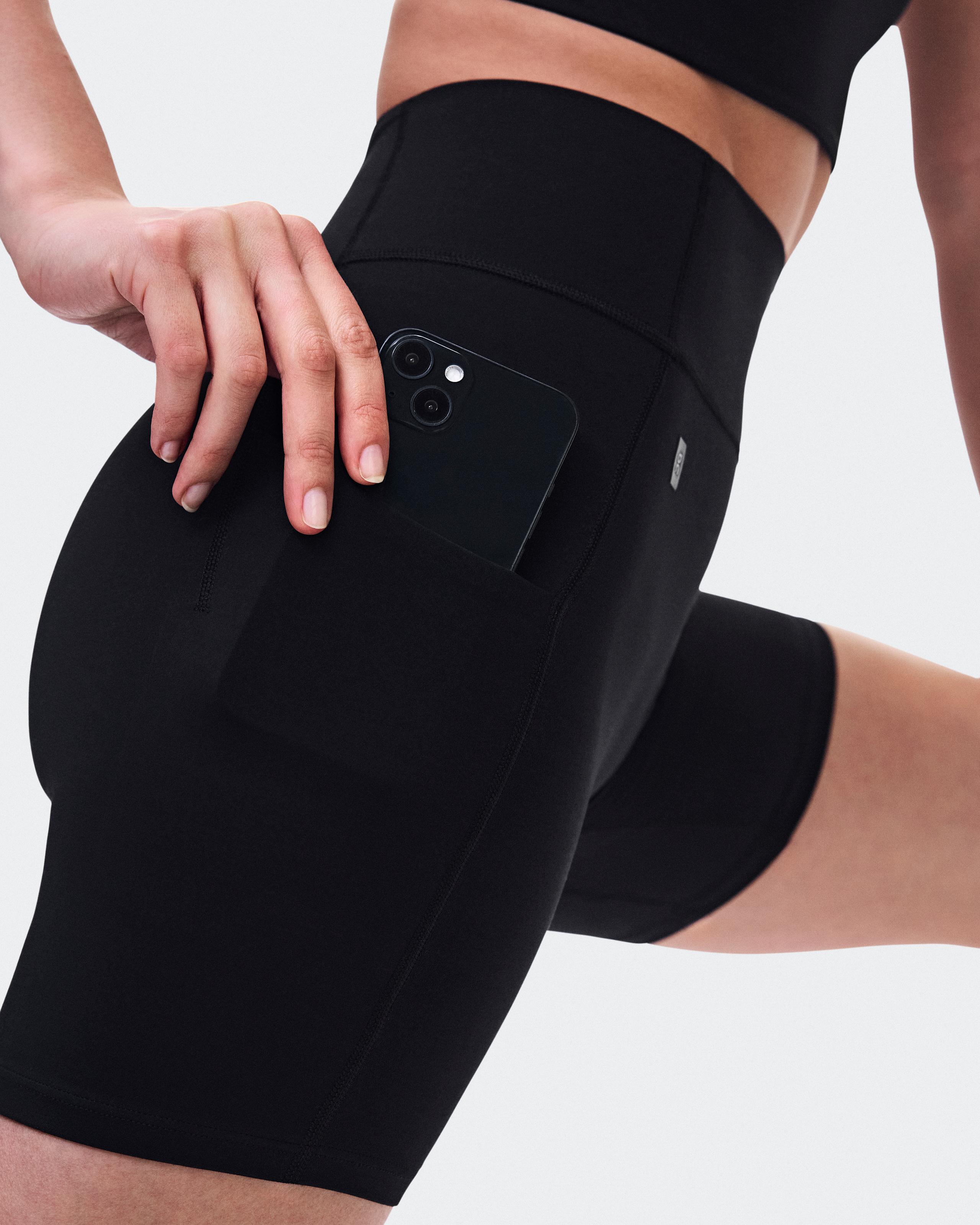 Женские короткие леггинсы Studio Leggings Short 6" (чёрный) — фото 6