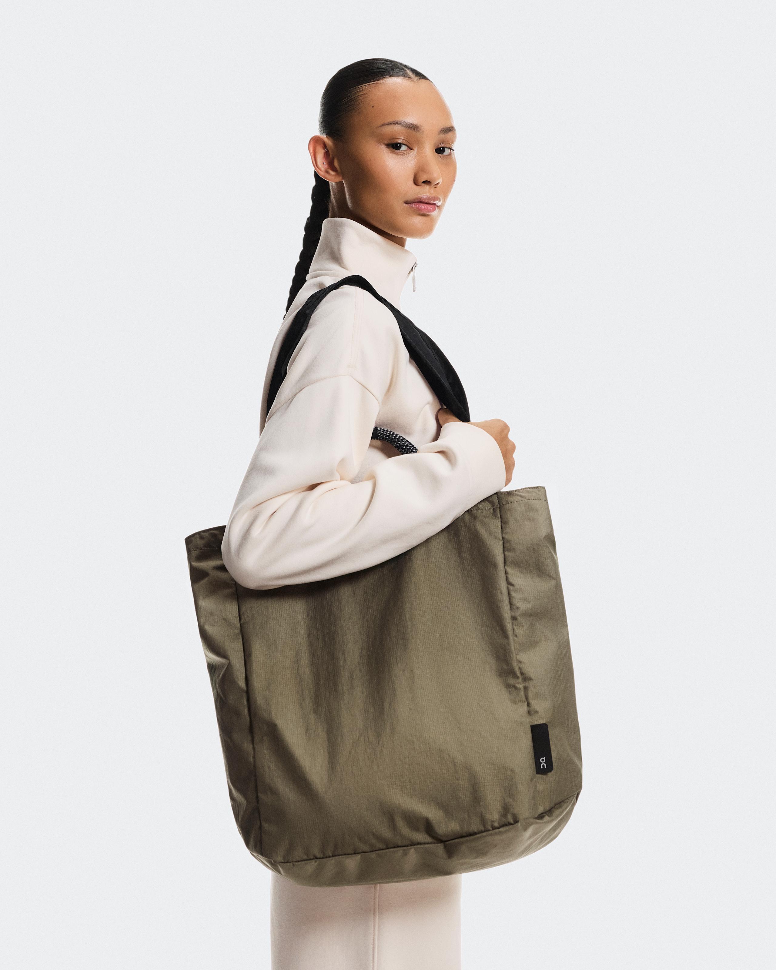 Сумка-рюкзак On Tote Pack 25L, оливковая с чёрным — фото 3