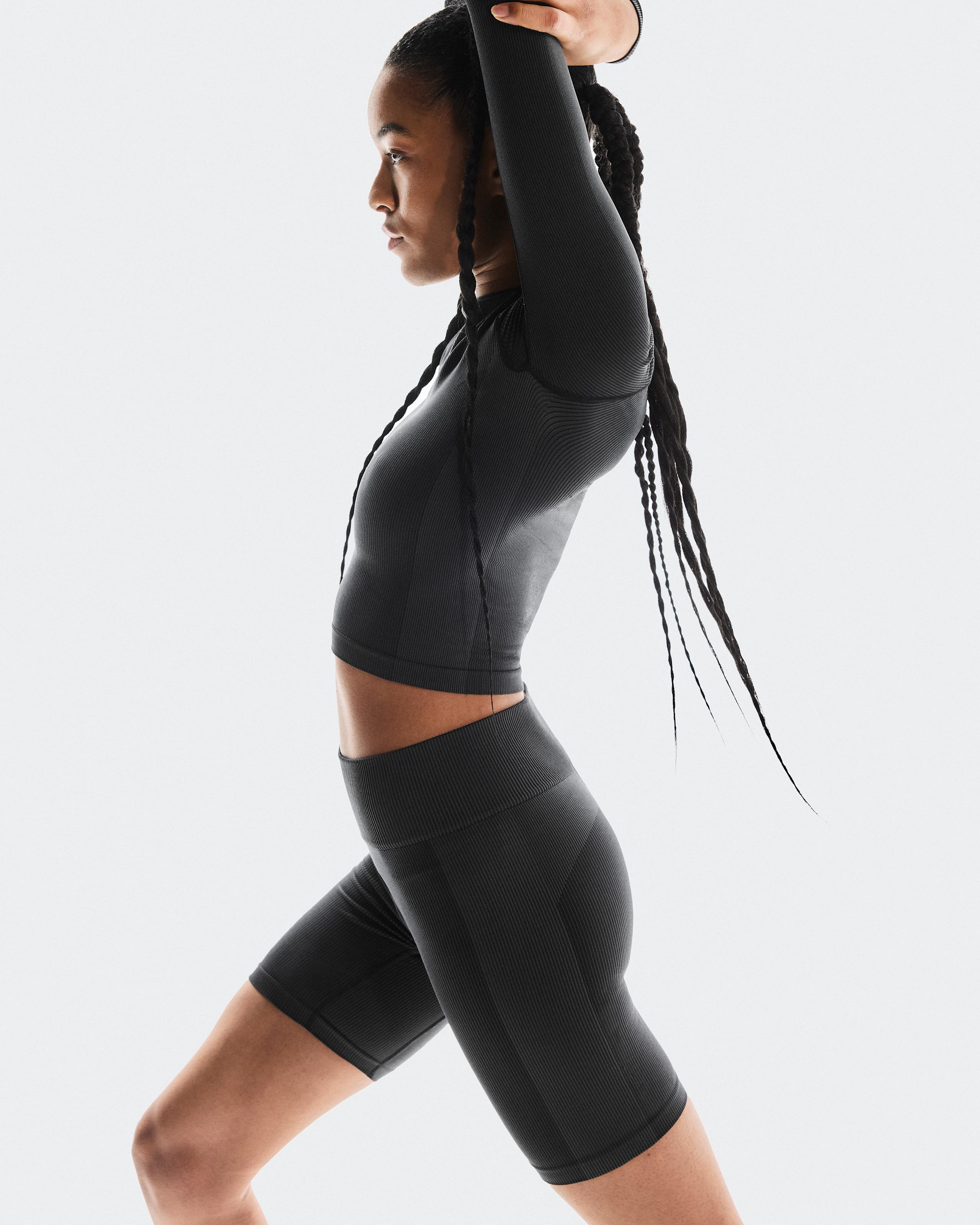 Женские шорты On Seamless Shorts LOEWE, Black — фото 3