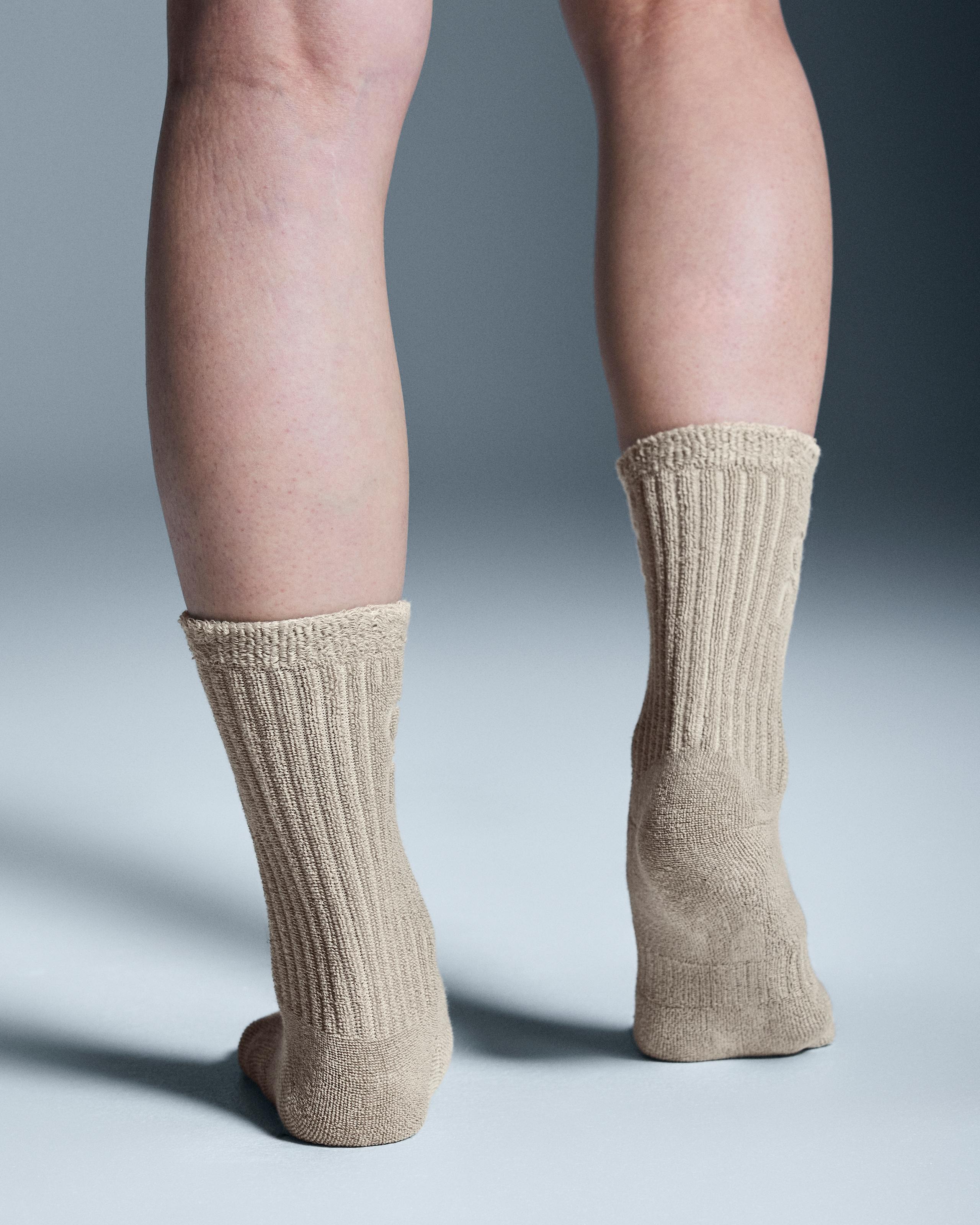 Высокие махровые носки On Terry Sock High, пустынный бежевый — фото 3