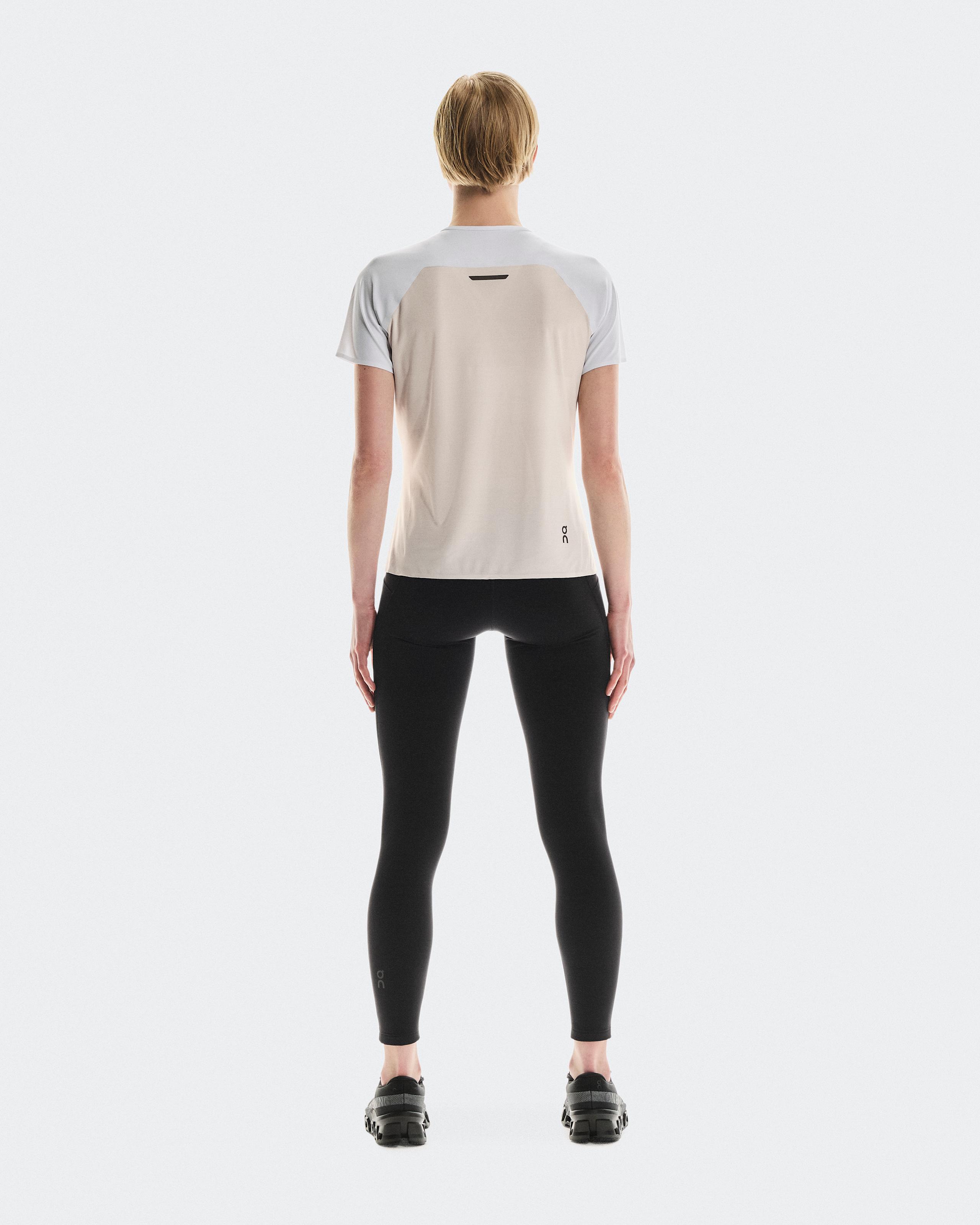 Женская футболка On Performance-T, White/Silver — фото 2