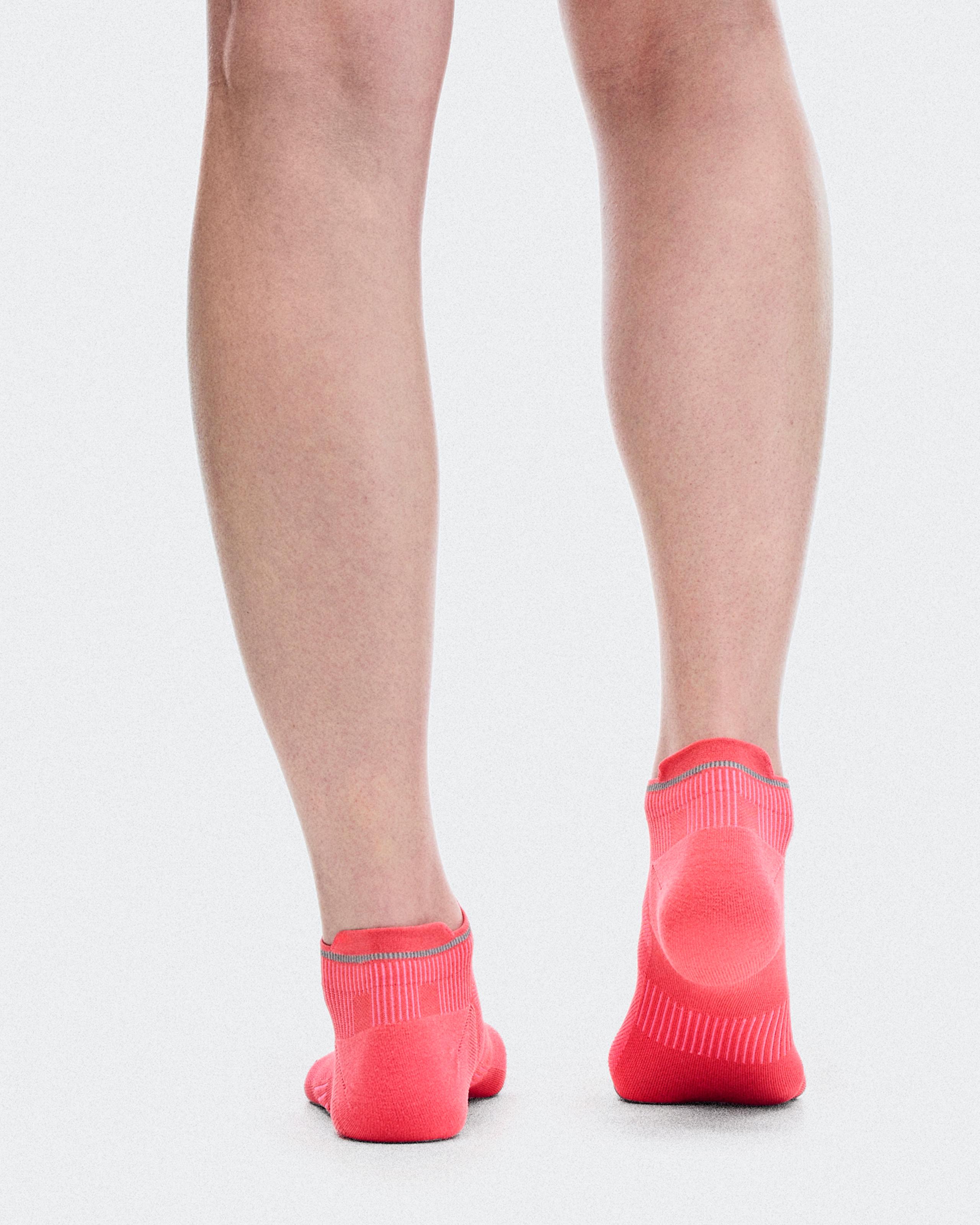 Носки On Elite Run Sock Low, Camellia / Azalea — фото 3