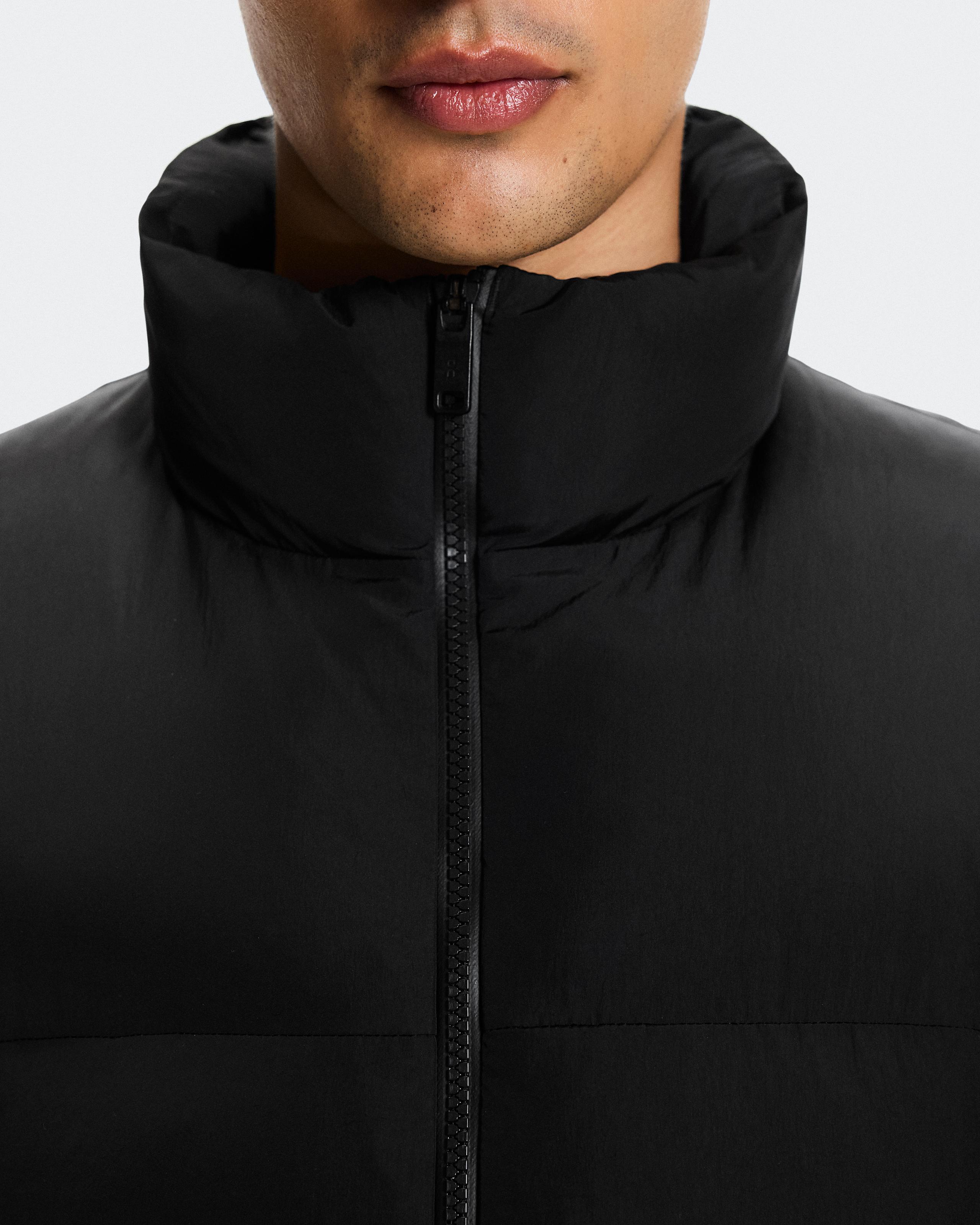 Мужской утеплённый жилет All-Day Puffer Vest, чёрный — фото 4