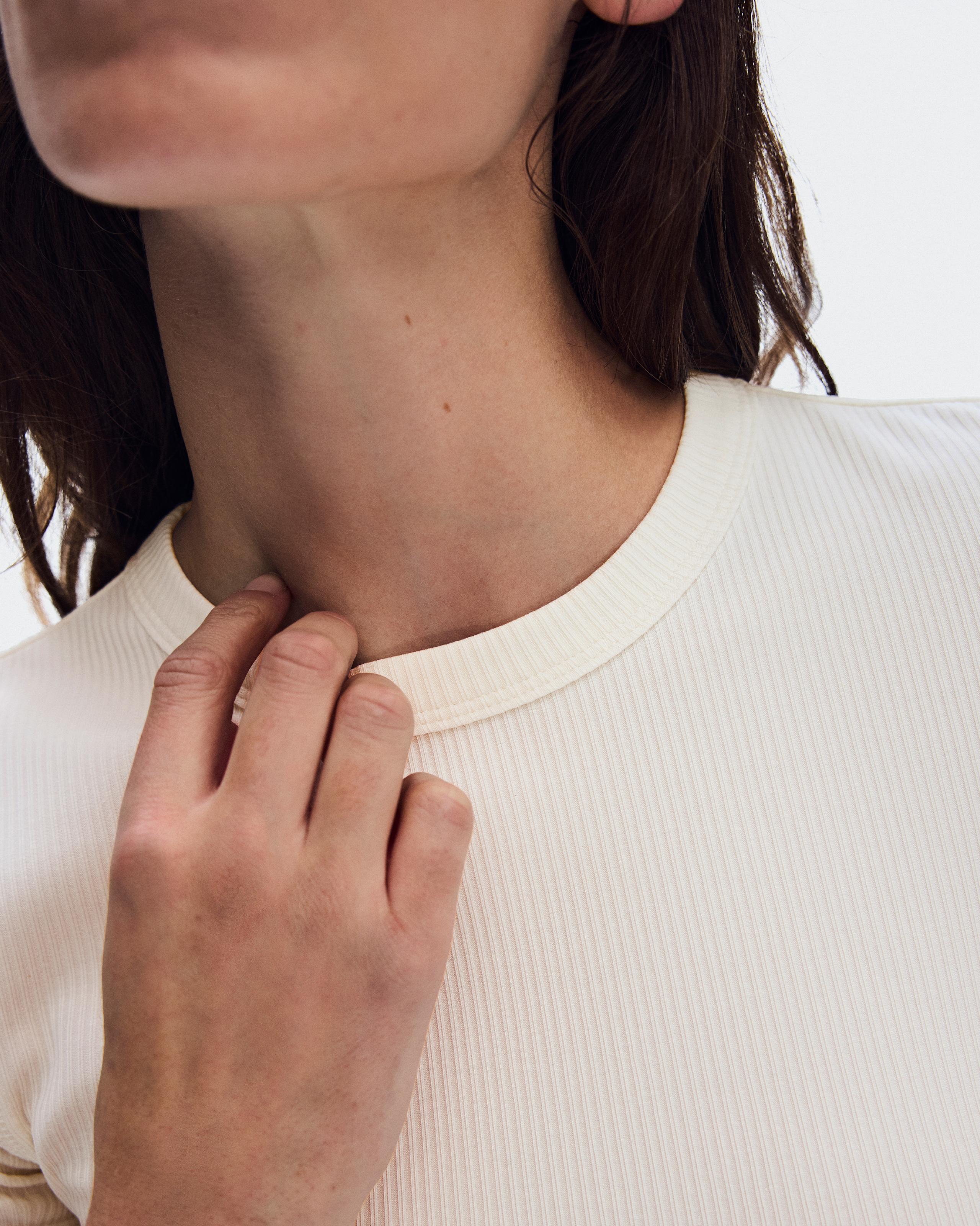 Футболка женская On All-Day Ribbed T-Shirt (слоновая кость) — фото 6