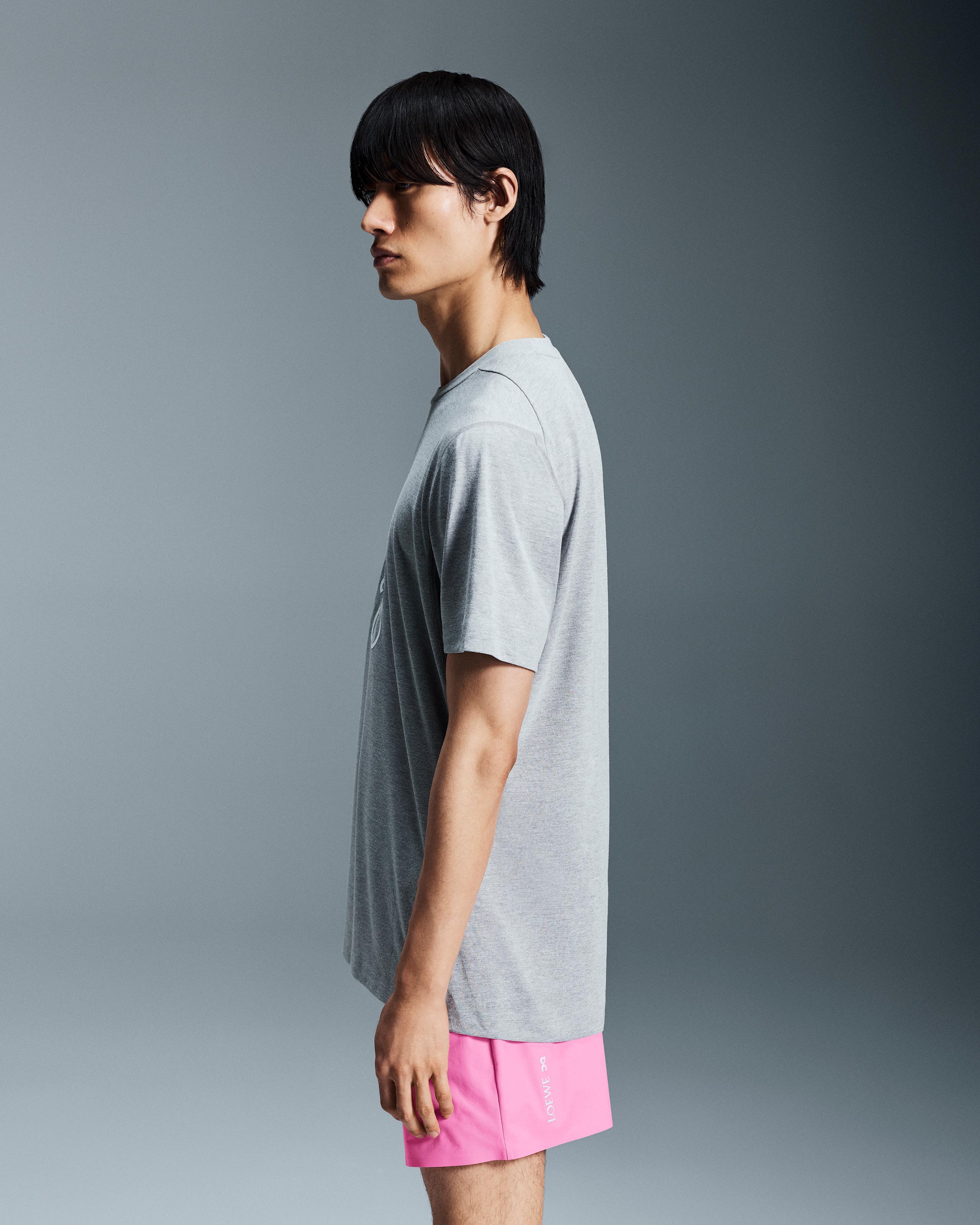 Футболка мужская On Active T-Shirt LOEWE, цвет серый меланж (Grey Melange) — фото 4