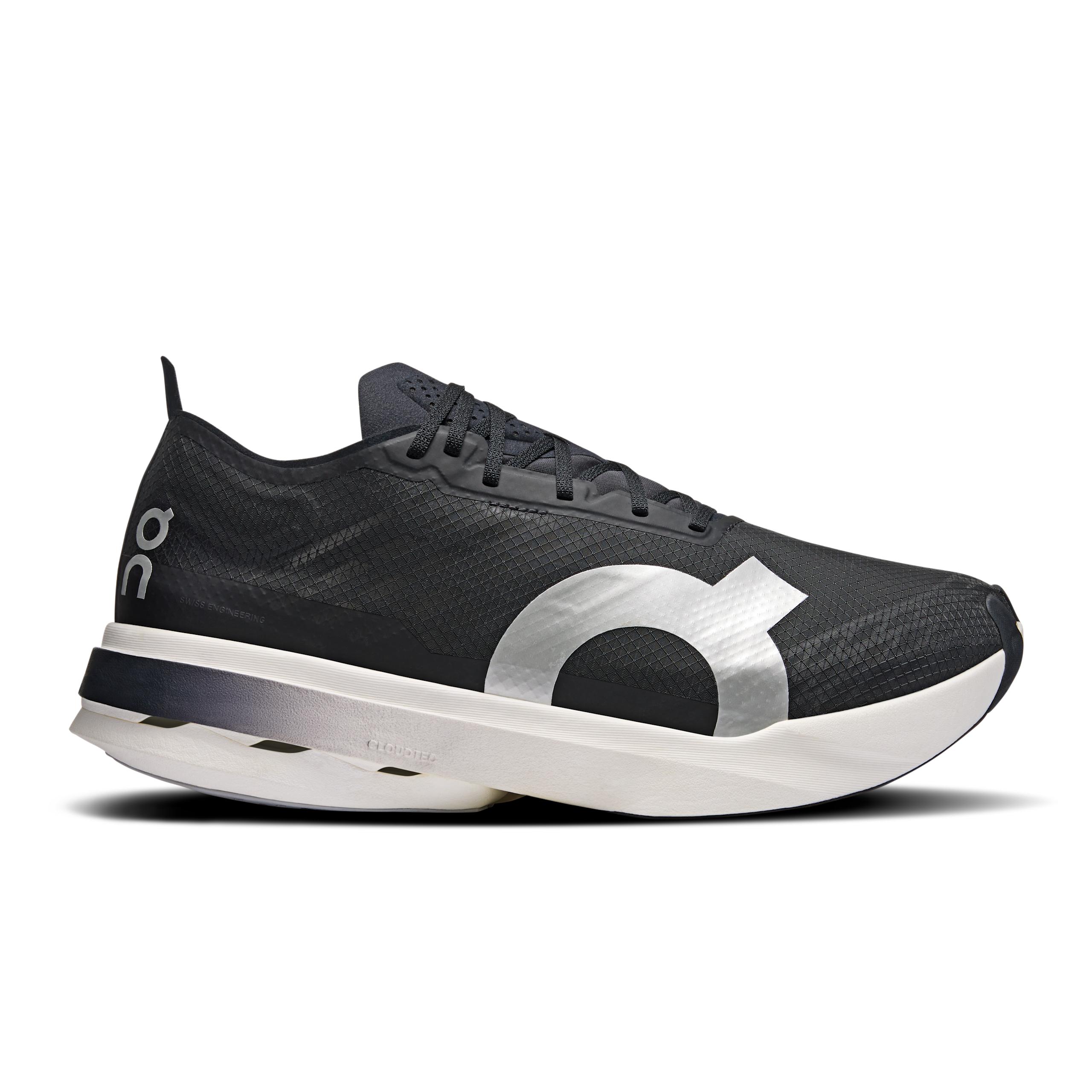 Cloudboom Strike Black | White
