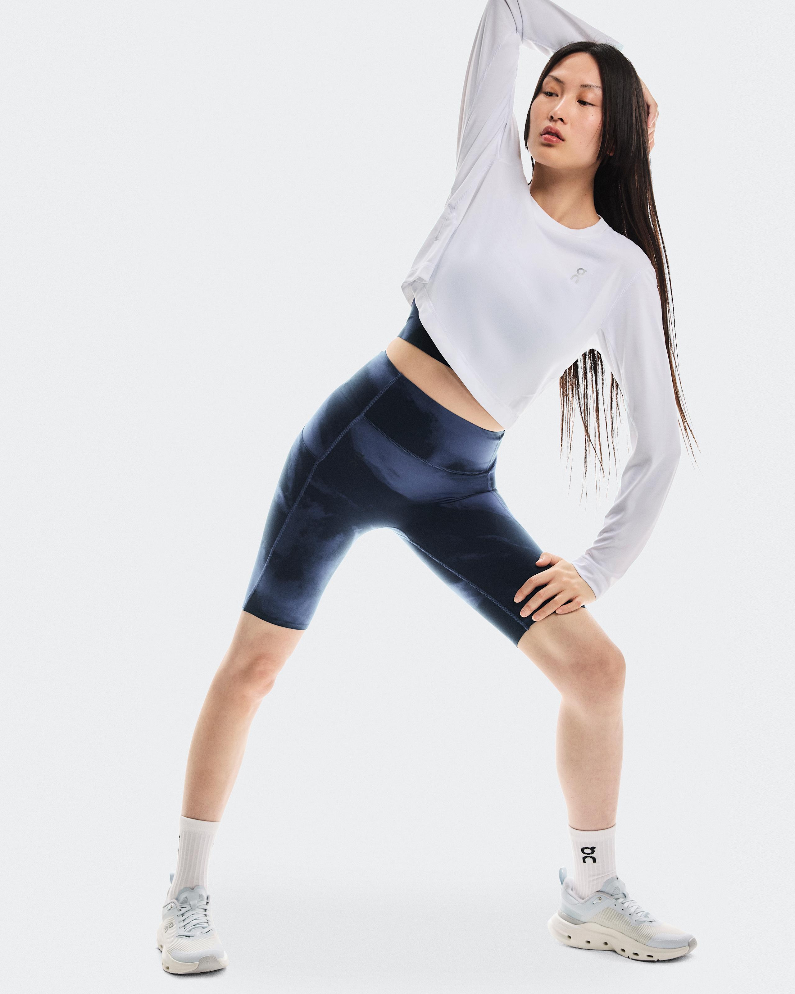 Женские шорты On Studio Tights Short, Acai / Navy — фото 4