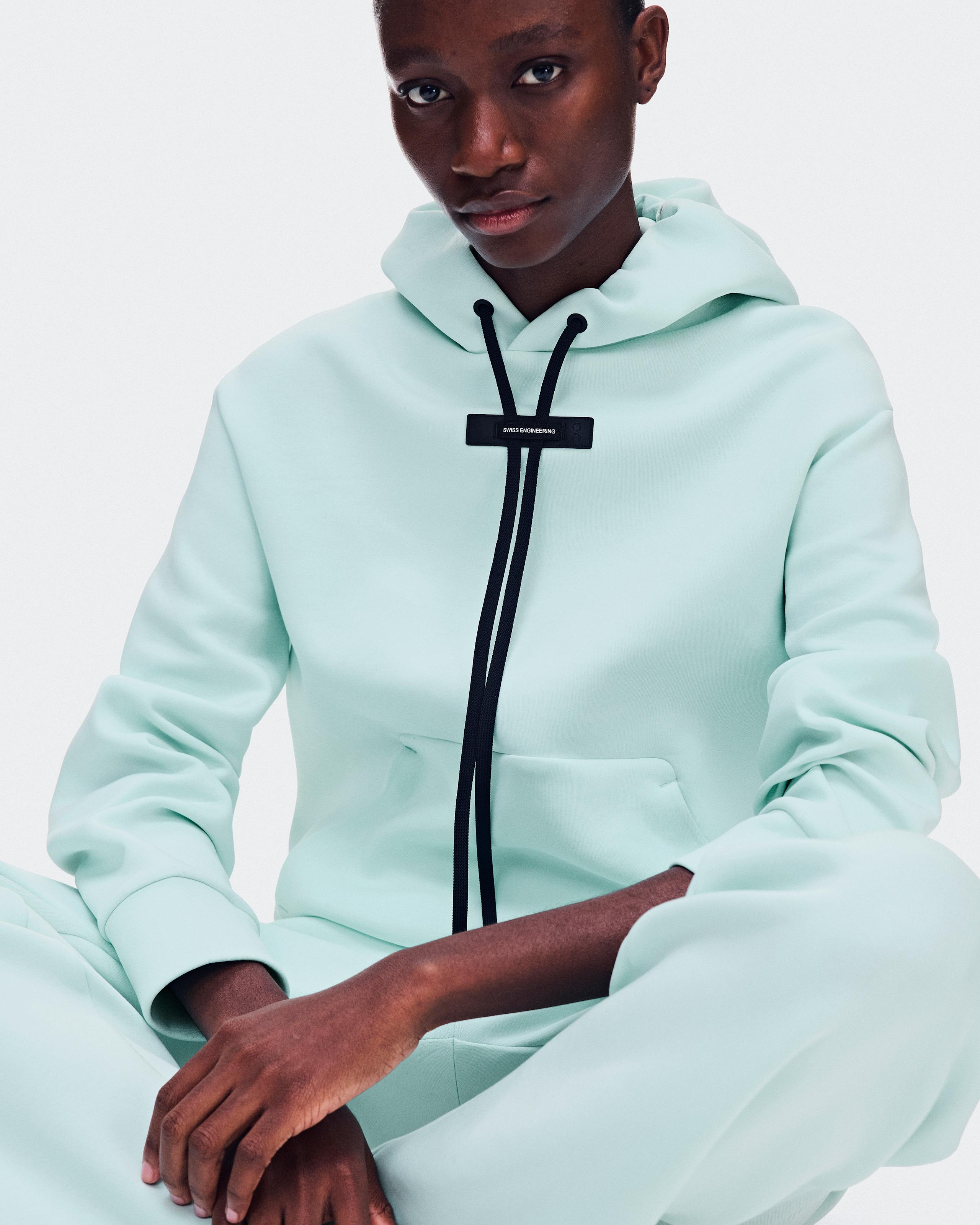 Худи On Focus Tech Hoodie женское, снежно-белый (Flurry) — фото 2