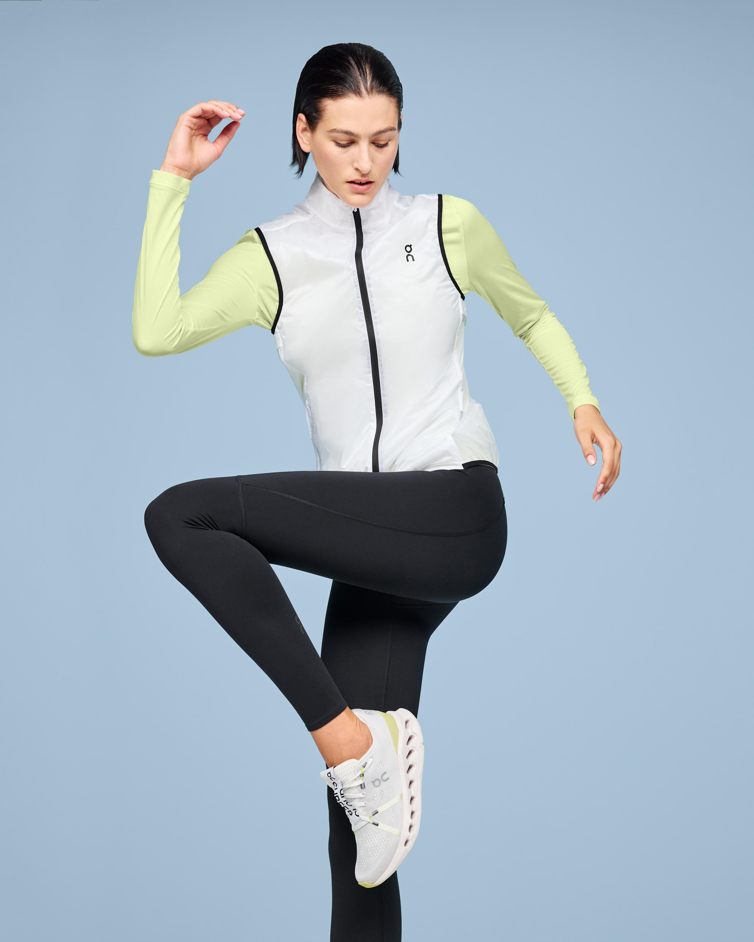 Женский жилет On Weather Vest, White / Black — фото 4