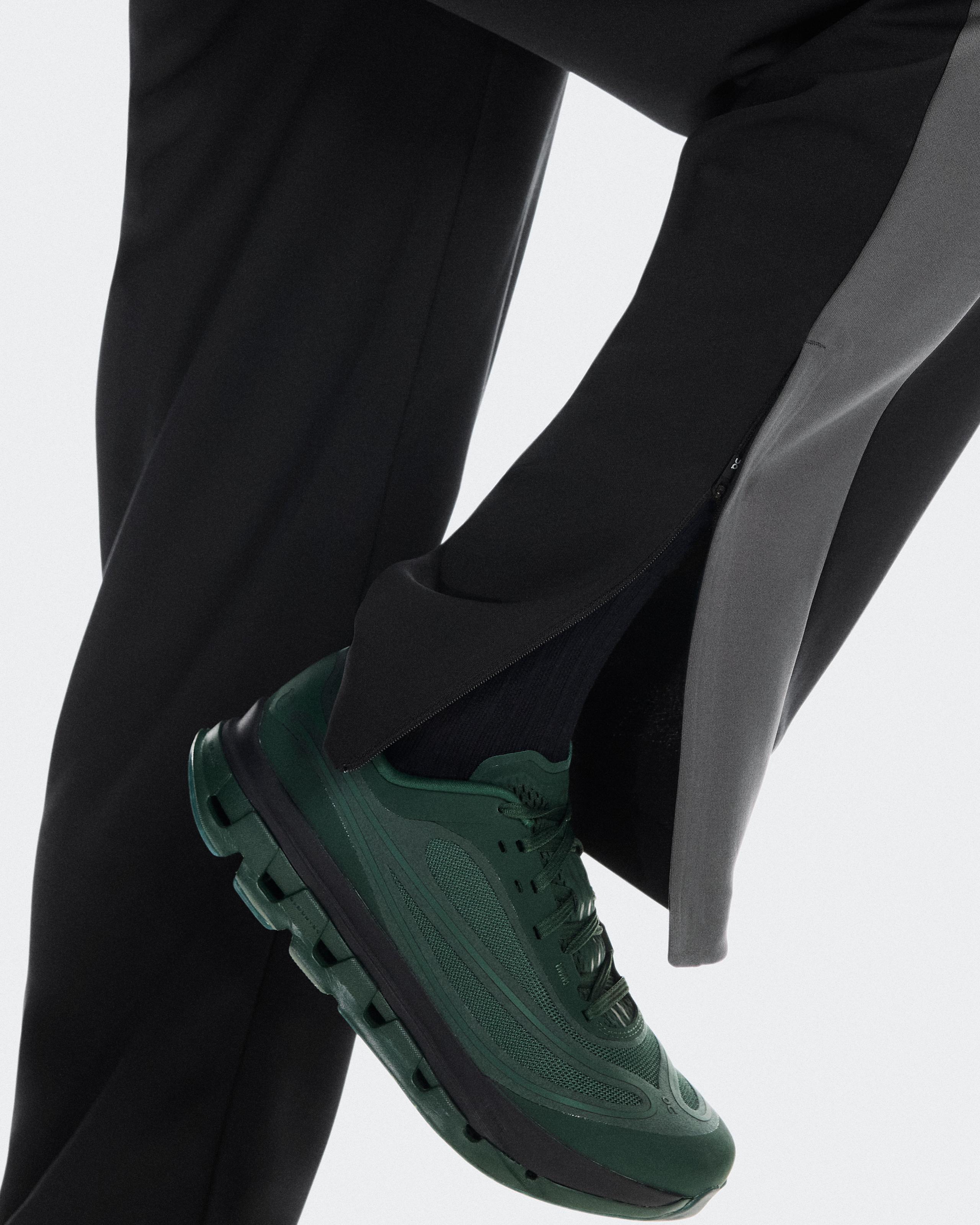 Брюки On Track Pants IKON, Black / Eclipse — фото 6