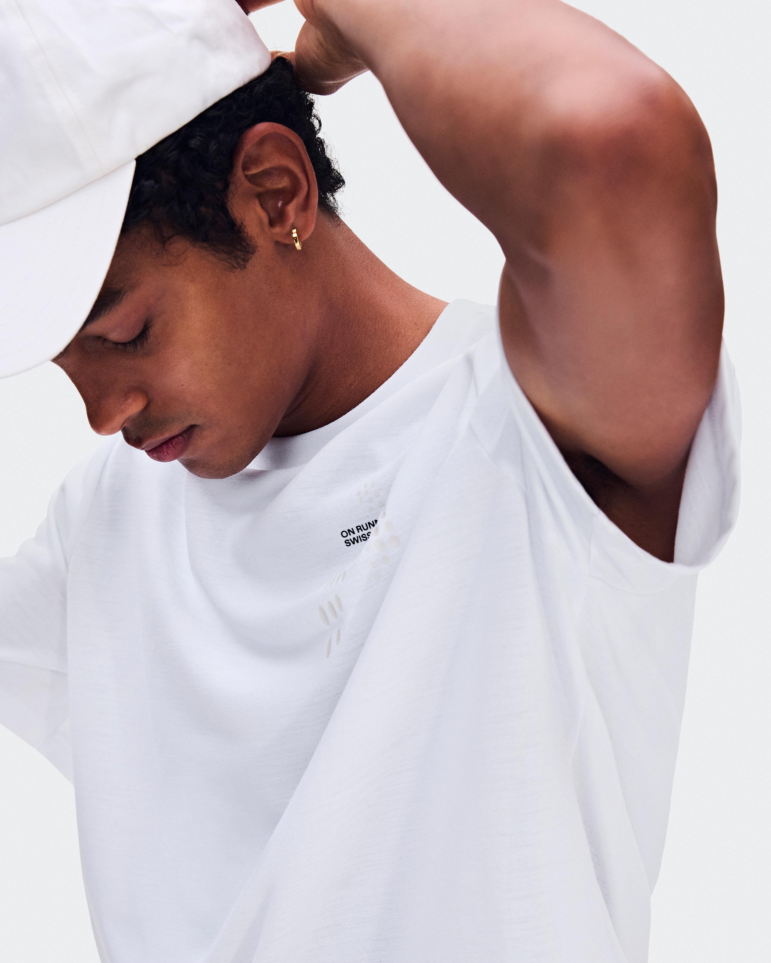 Мужская футболка On Run-T белая — фото 2