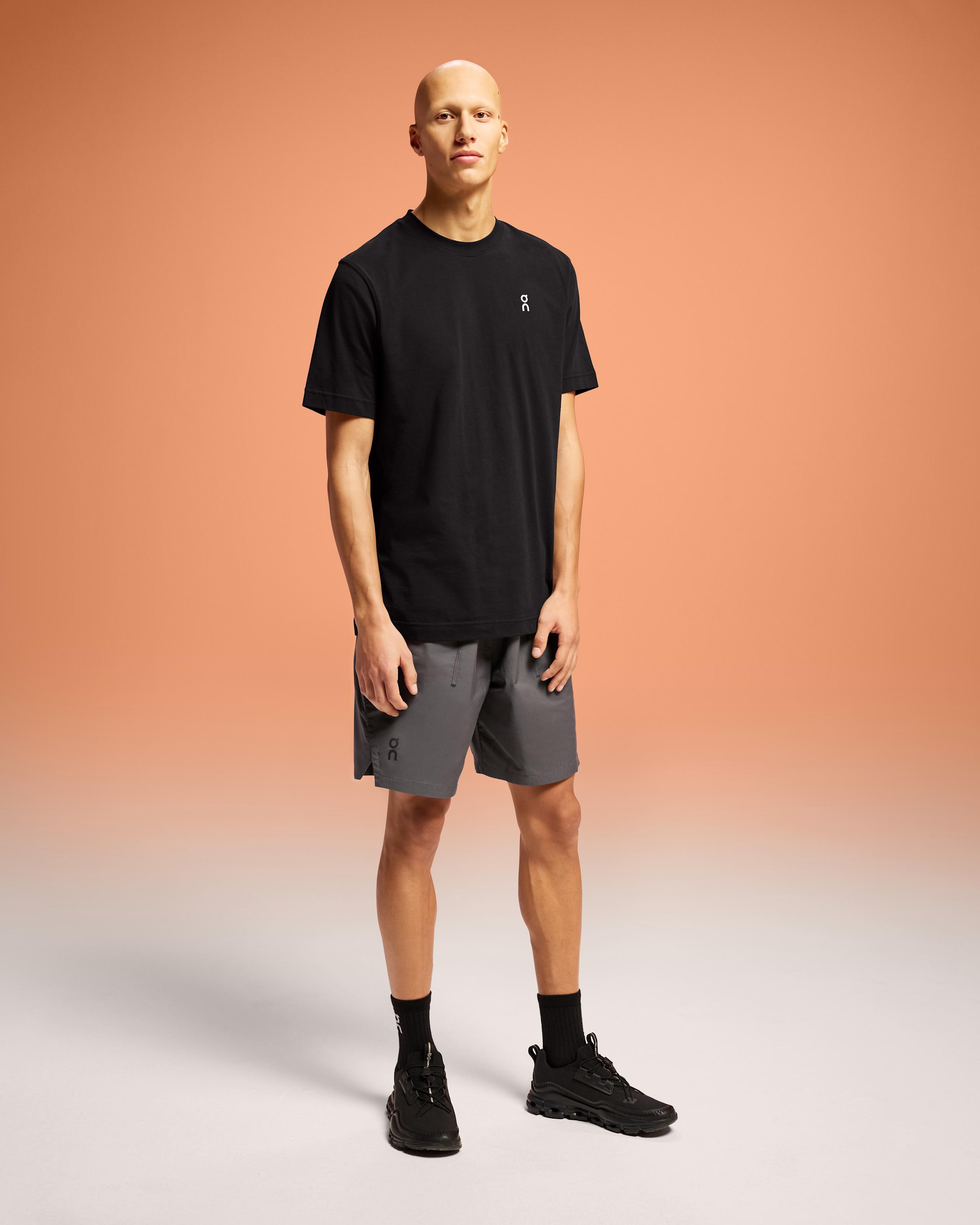 Graphic-T Black