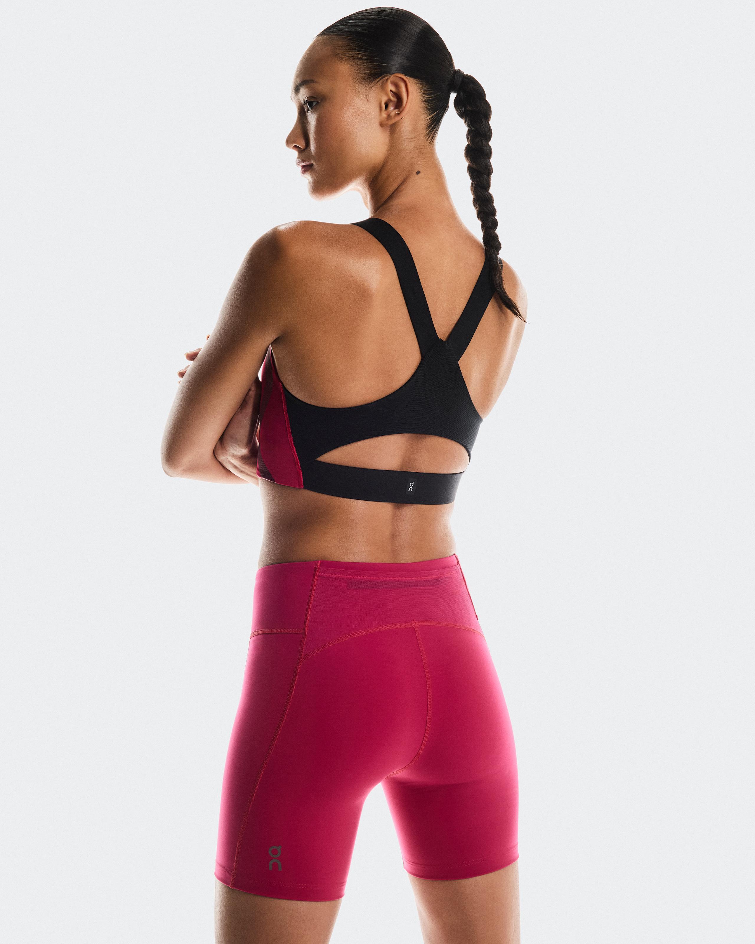 Женские тайтсы On Performance Tights Short, Grenadine — фото 4