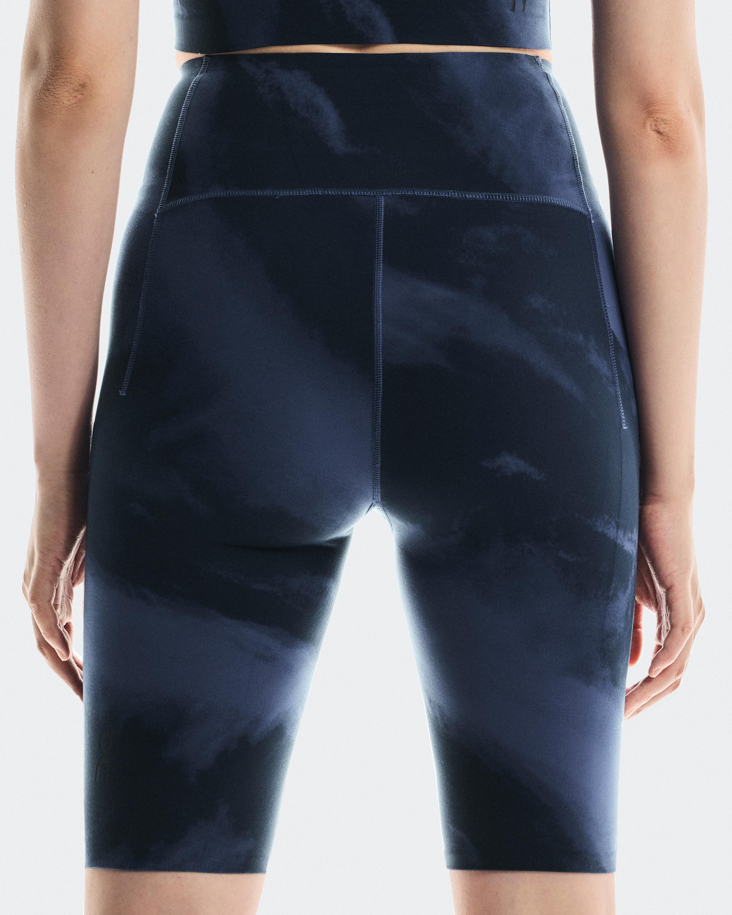 Женские шорты On Studio Tights Short, Acai / Navy — фото 5