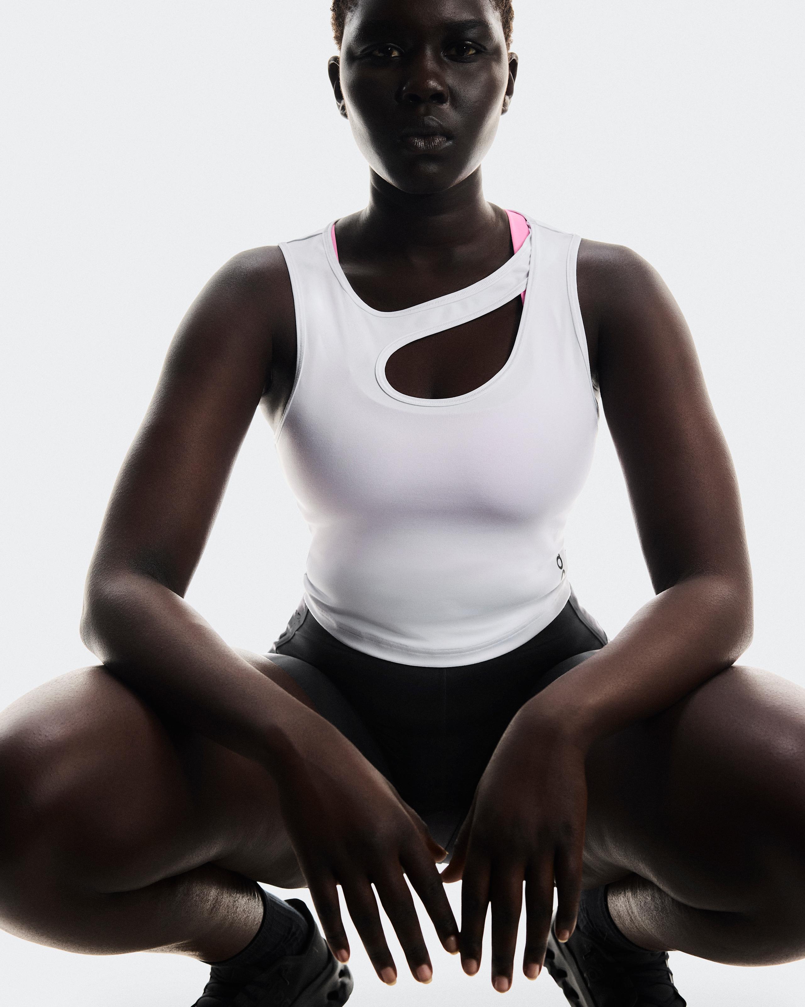 Женский кроп-топ On Studio Cut-Out Crop, White — фото 6
