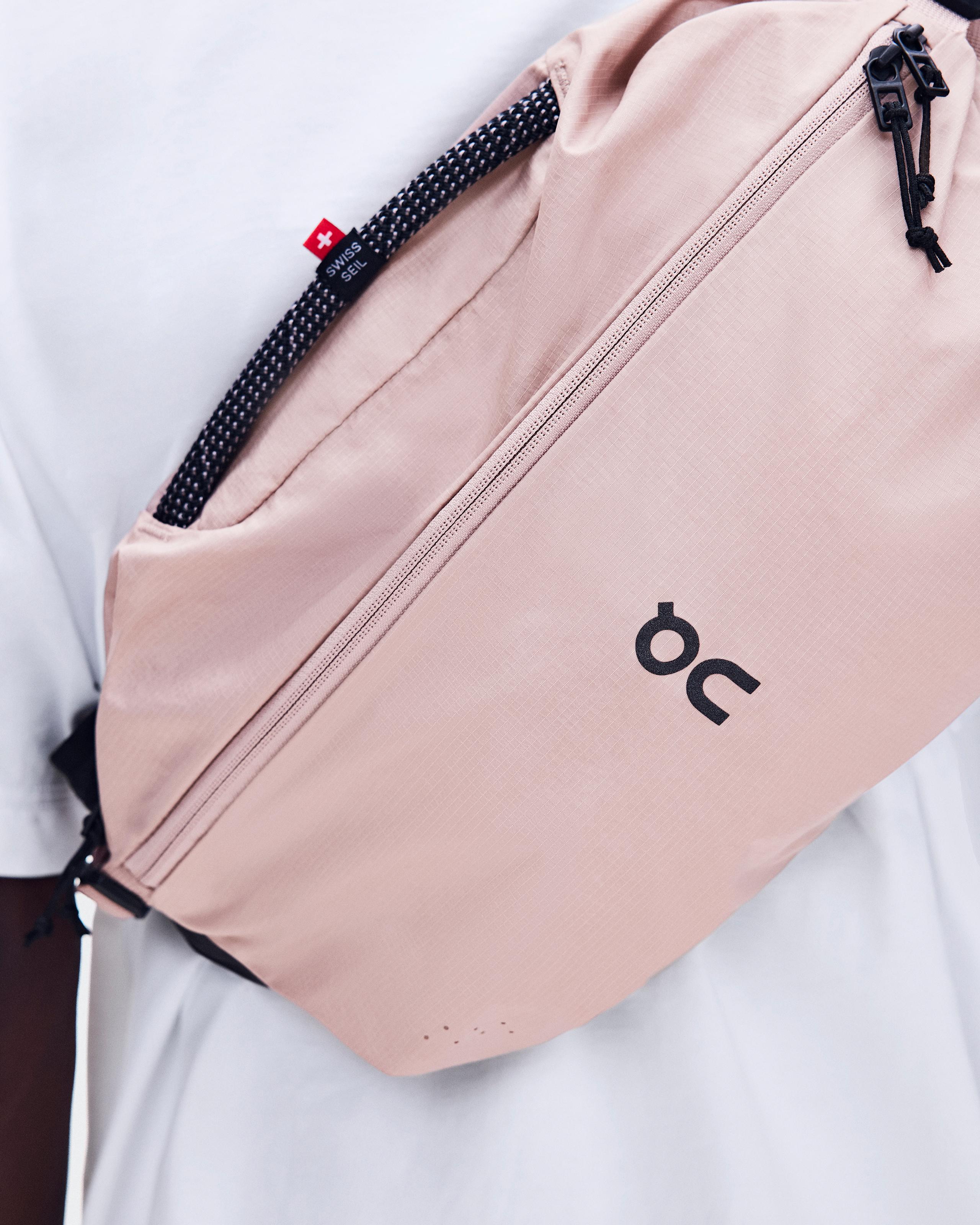 Сумка Sling Pack 9L бисквитный/чёрный — фото 4