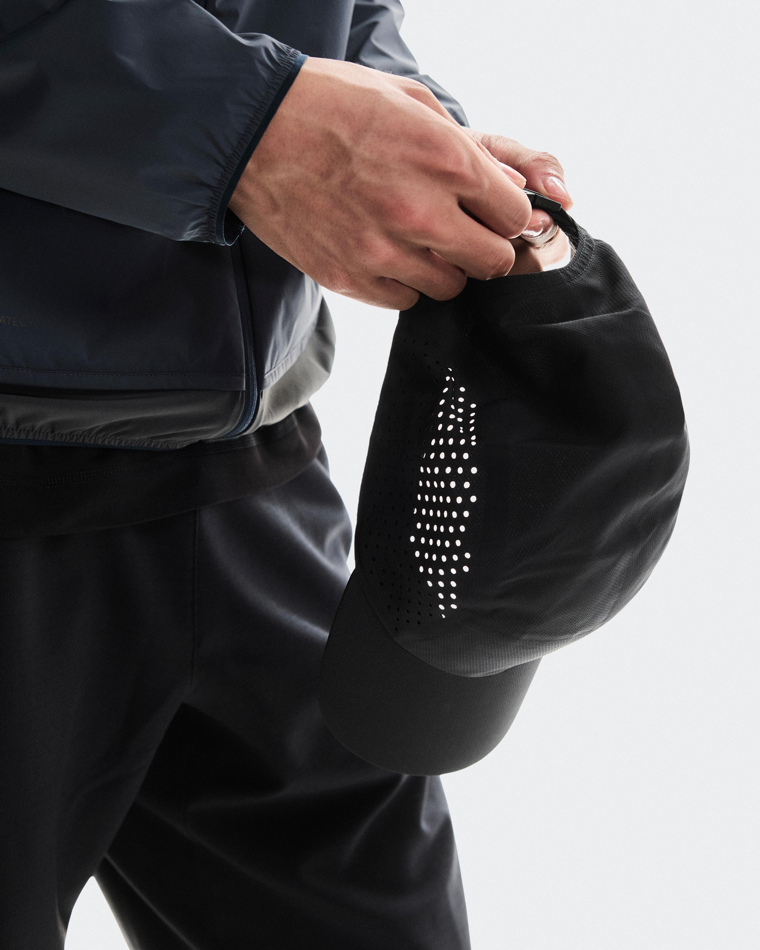 Кепка Lightweight Cap, чёрная — фото 5