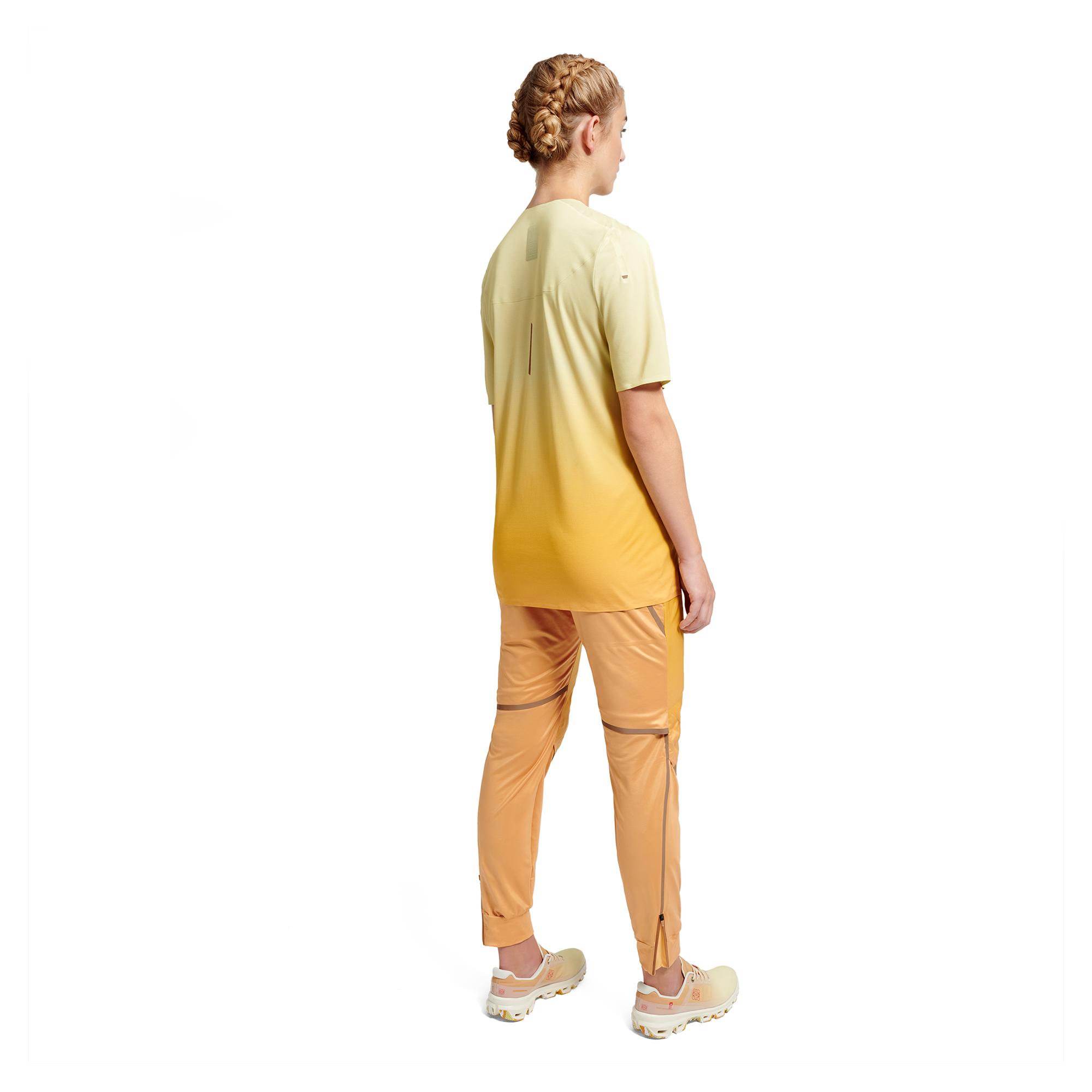 Женская футболка On Performance-T LOEWE, Gradient Orange — фото 3