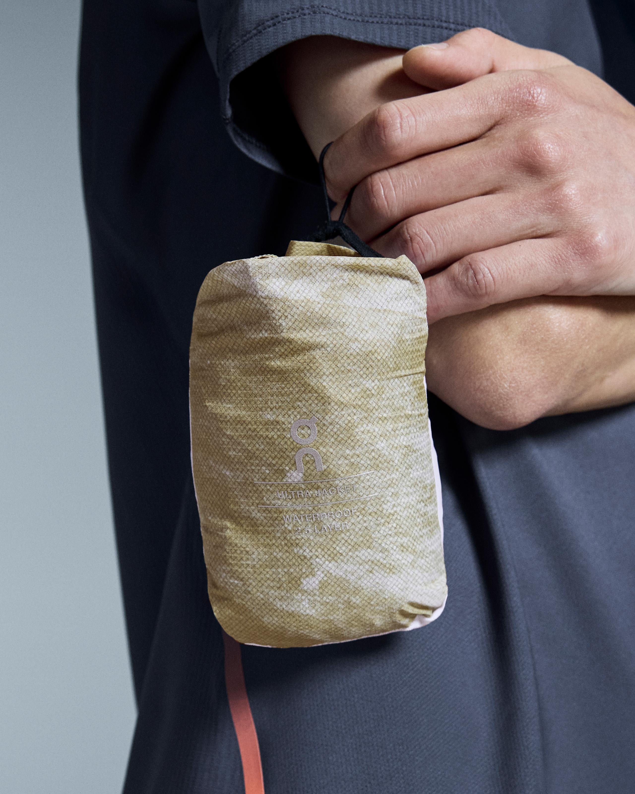Мужская куртка On Ultra Jacket, White / Caper — фото 8