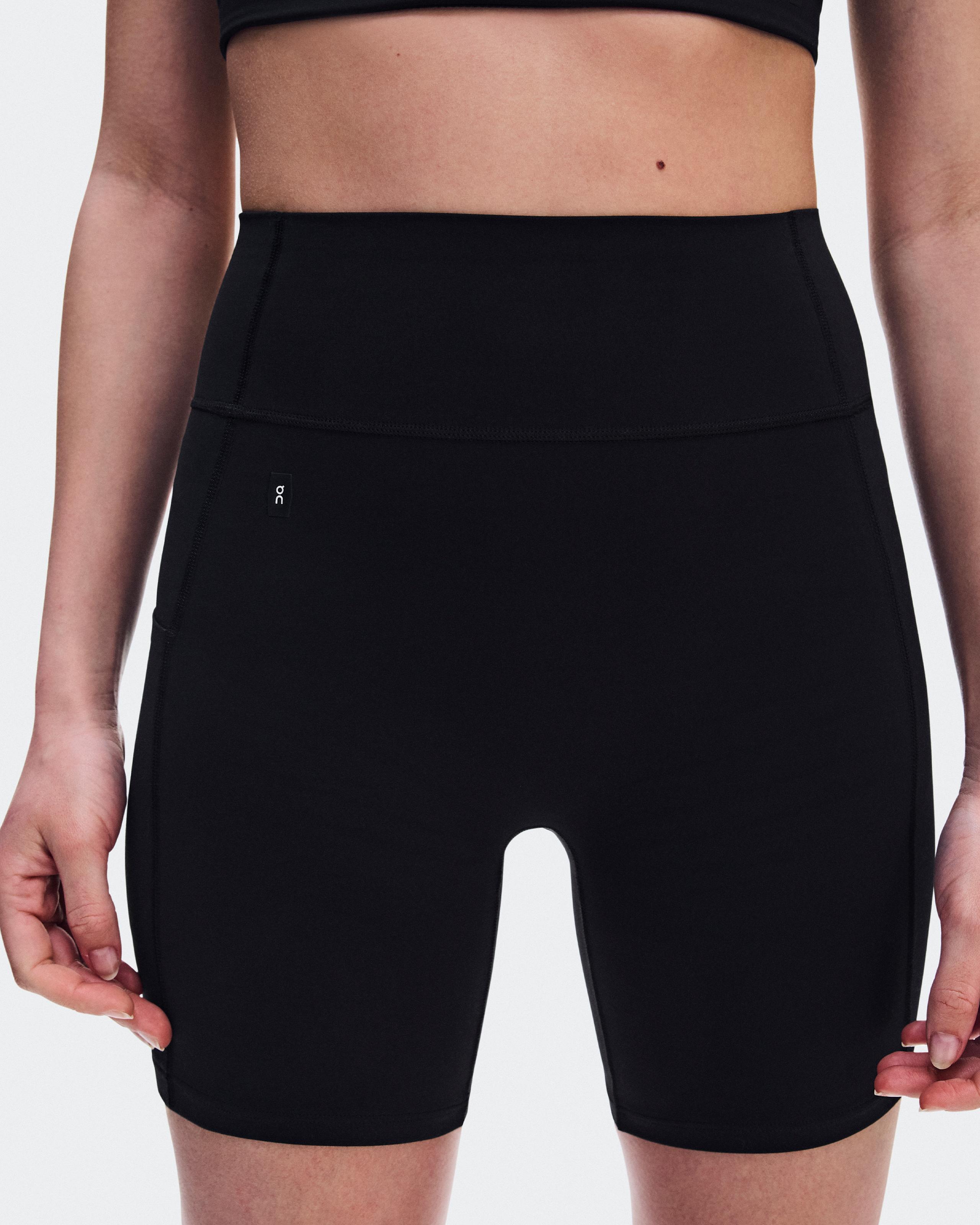 Женские короткие леггинсы Studio Leggings Short 6" (чёрный) — фото 5
